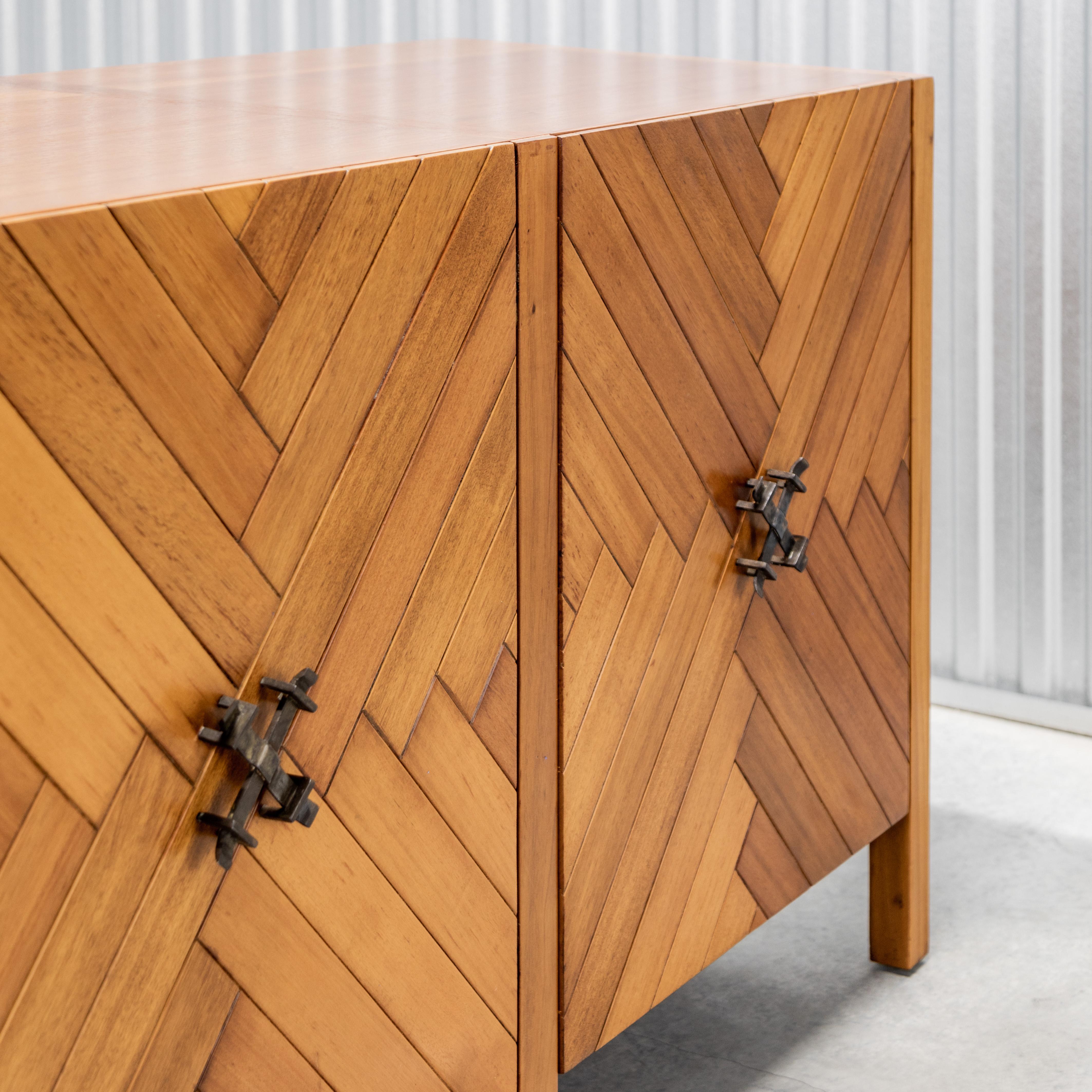Edmond J. Spence  Credenza intarsiata In condizioni buone a West Hollywood, CA
