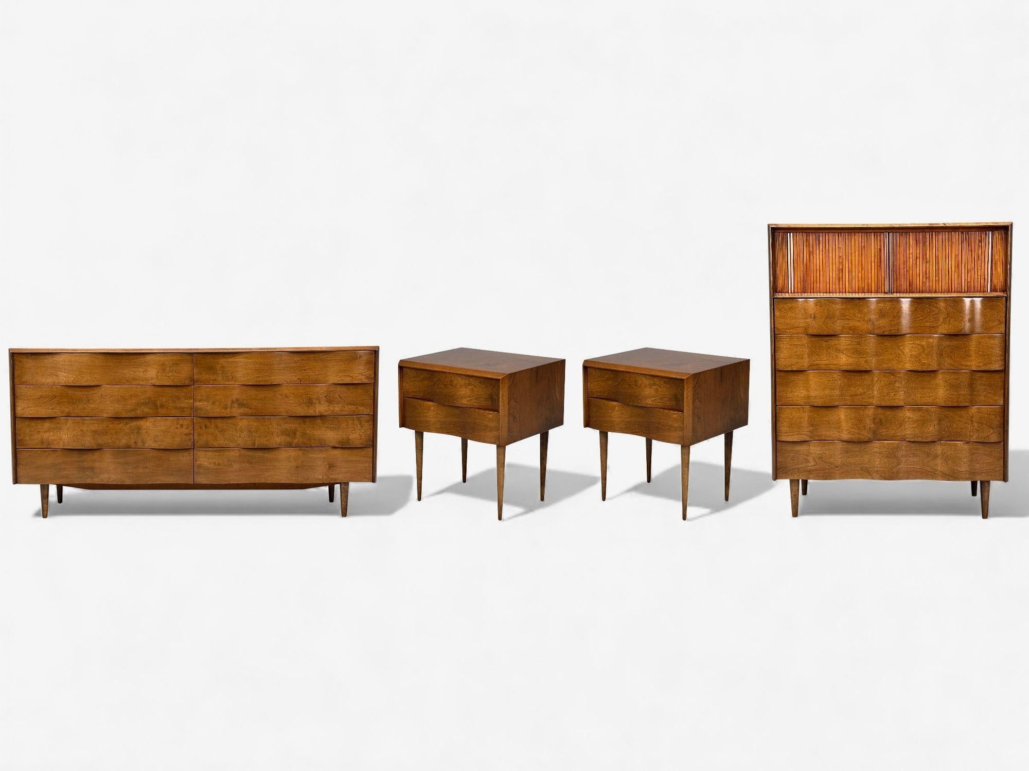 Edmond J Spence, Swedish Modern, Maple, Rare Wave Dresser, 1950s en vente 6