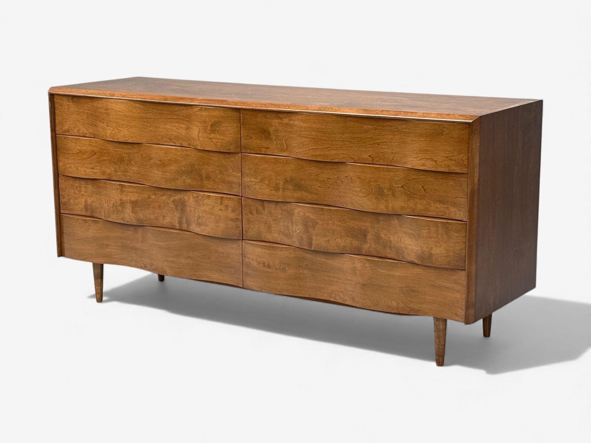 Suédois Edmond J Spence, Swedish Modern, Maple, Rare Wave Dresser, 1950s en vente