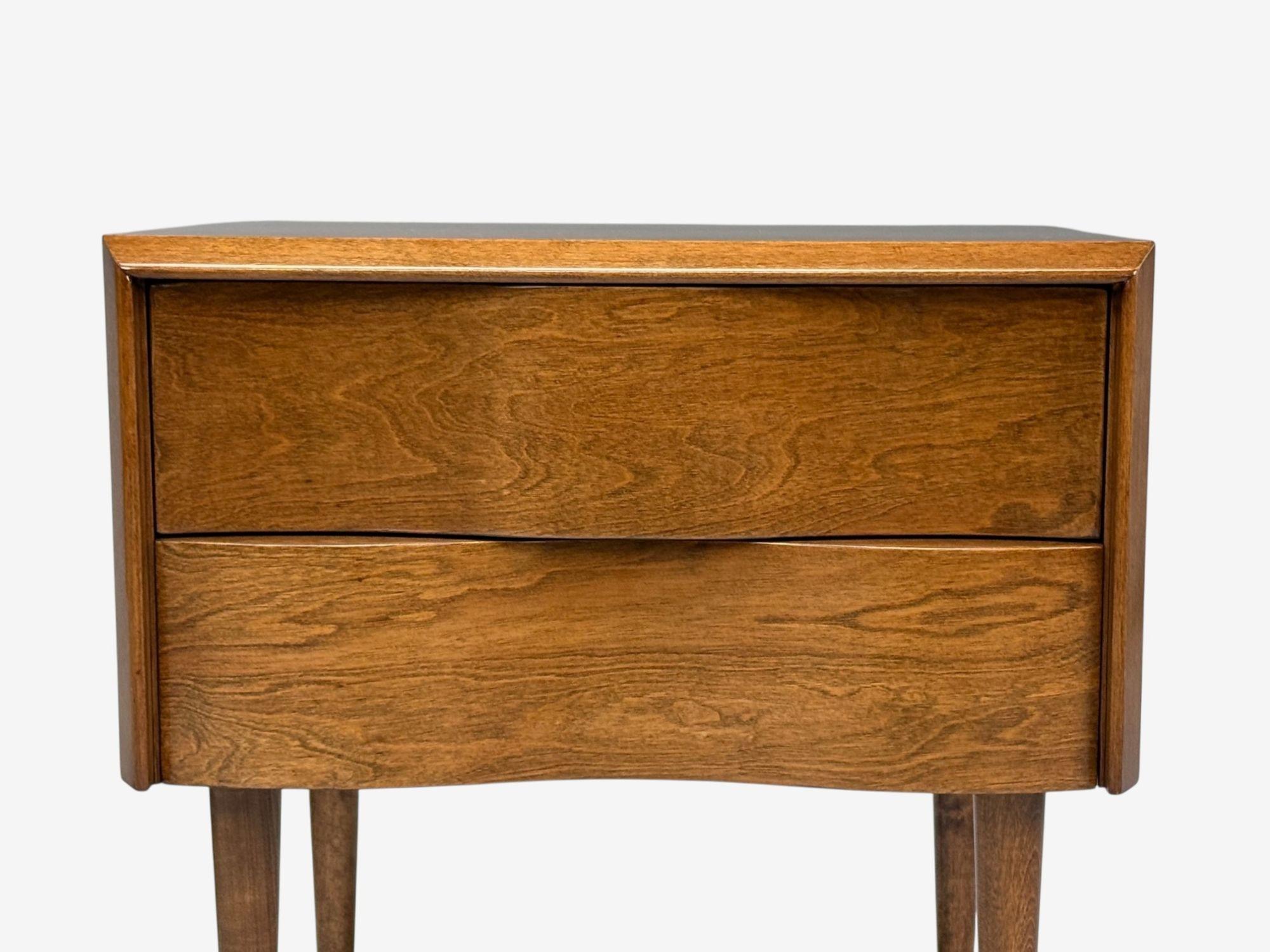 Edmond J Spence, Swedish Modern, Maple, Rare Wave Nightstands, 1950s en venta 3