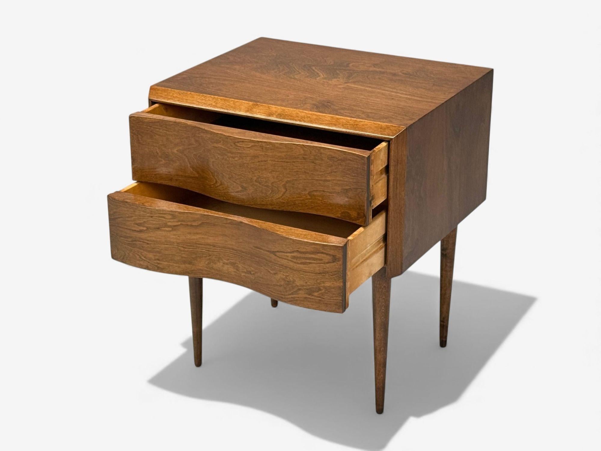 Edmond J Spence, Swedish Modern, Maple, Rare Wave Nightstands, 1950s en venta 5