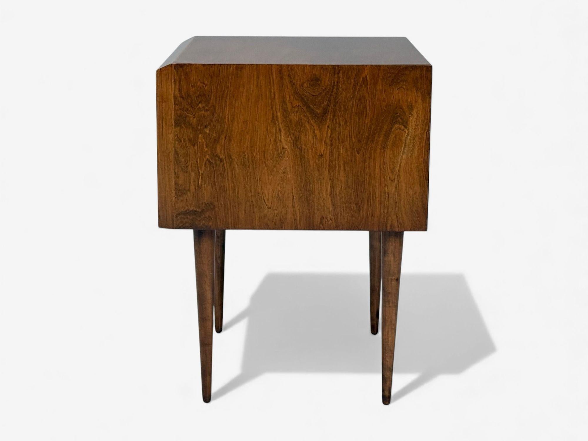 Edmond J Spence, Swedish Modern, Maple, Rare Wave Nightstands, 1950s en venta 8