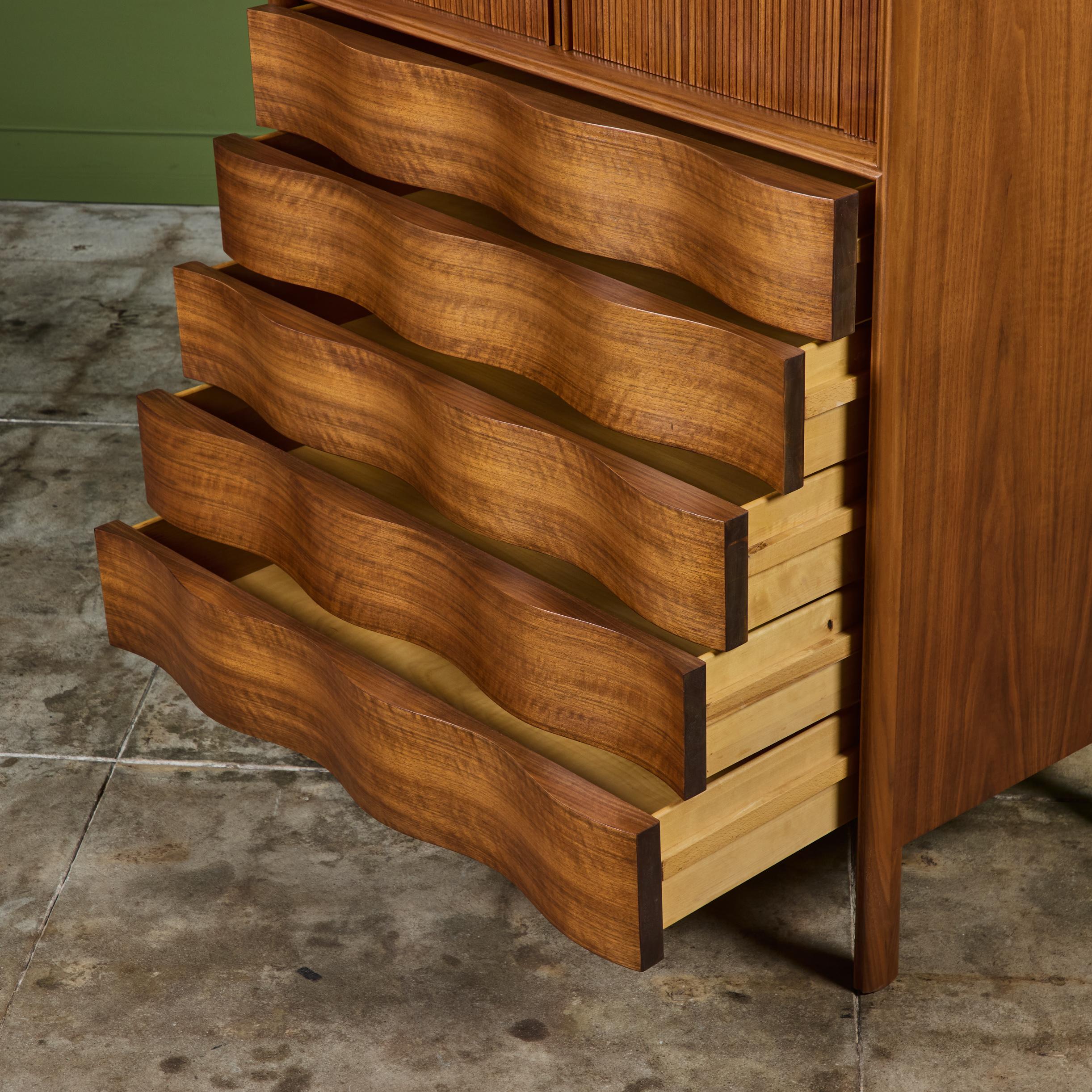 Cassettone Edmond J. Spence Wave Highboy in vendita 7
