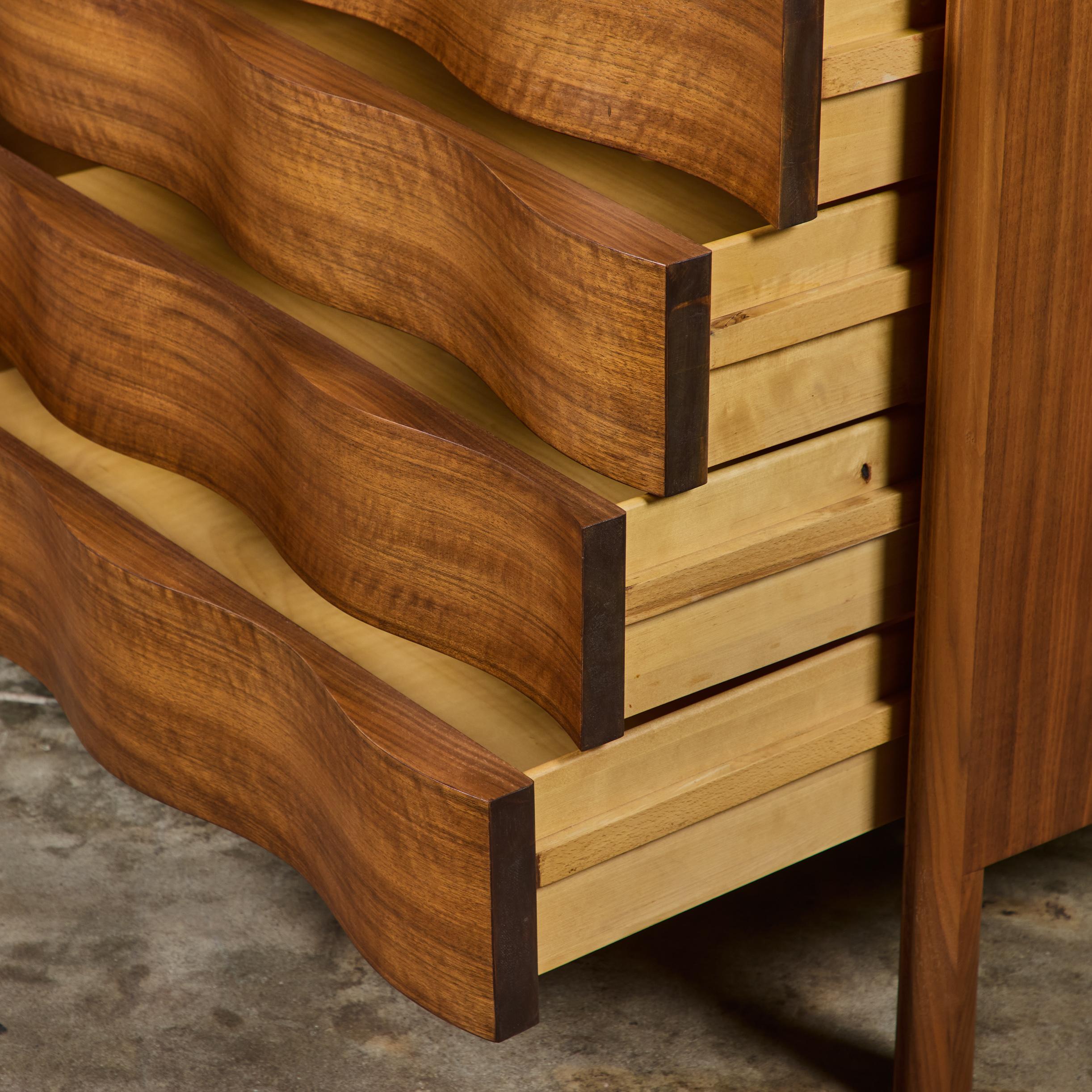 Cassettone Edmond J. Spence Wave Highboy in vendita 10
