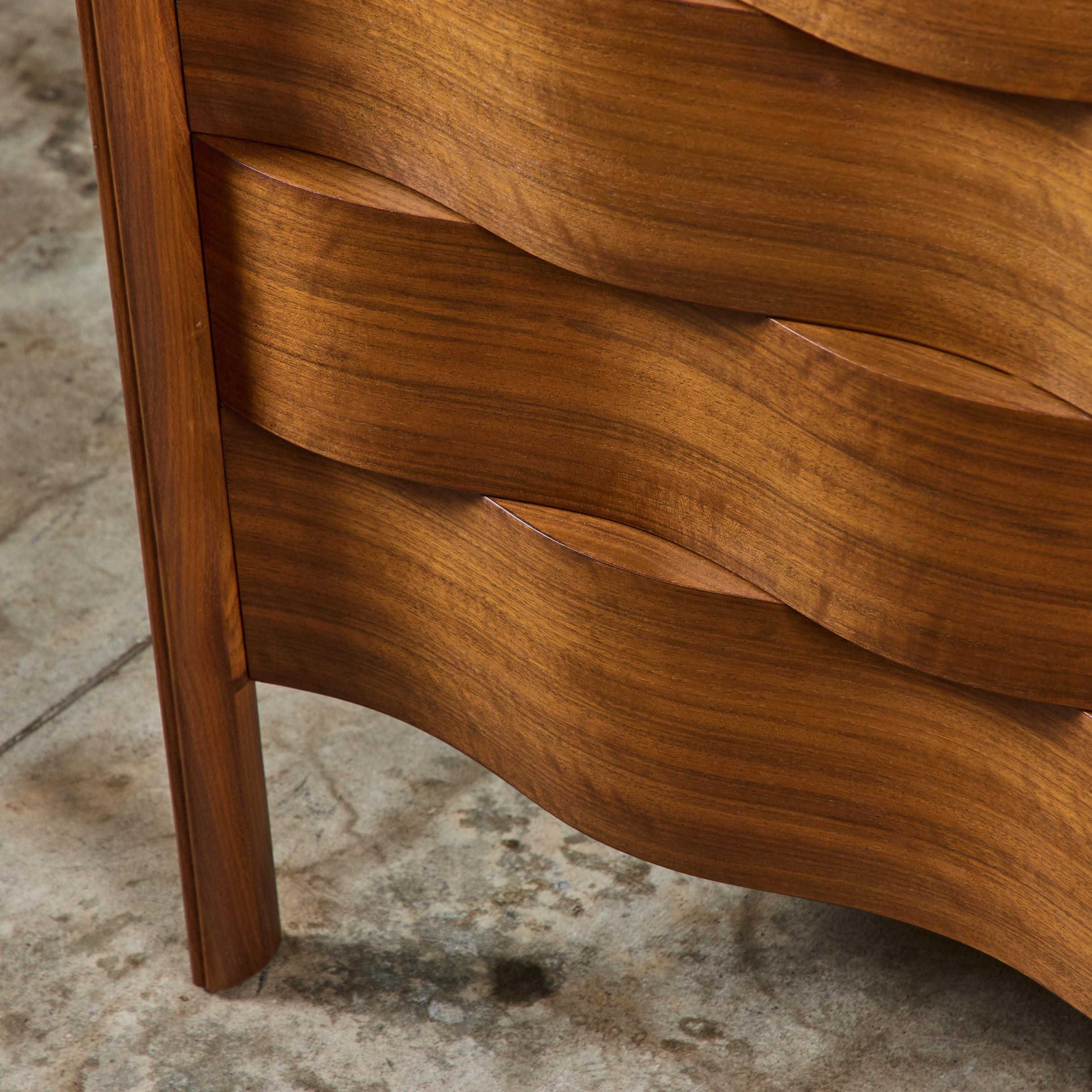 Cassettone Edmond J. Spence Wave Highboy in vendita 11