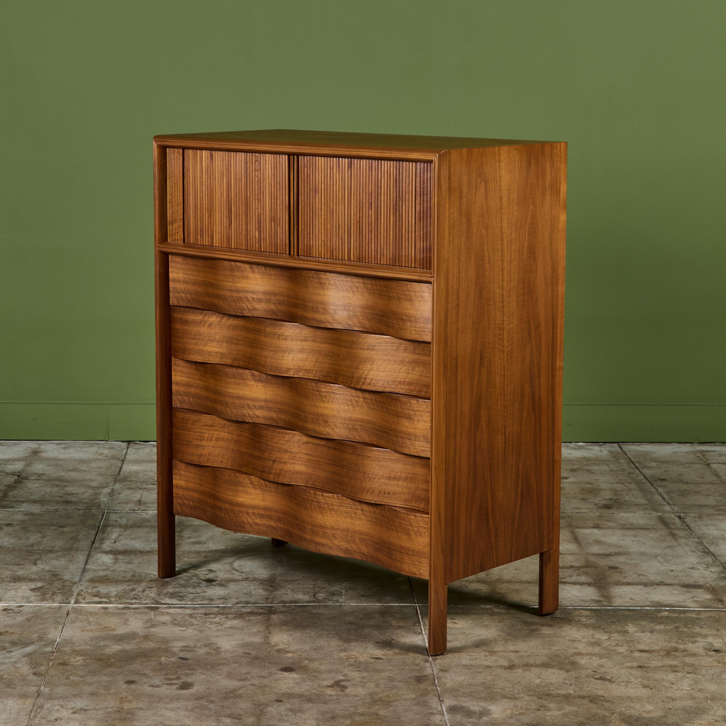 Scandinavo moderno Cassettone Edmond J. Spence Wave Highboy in vendita