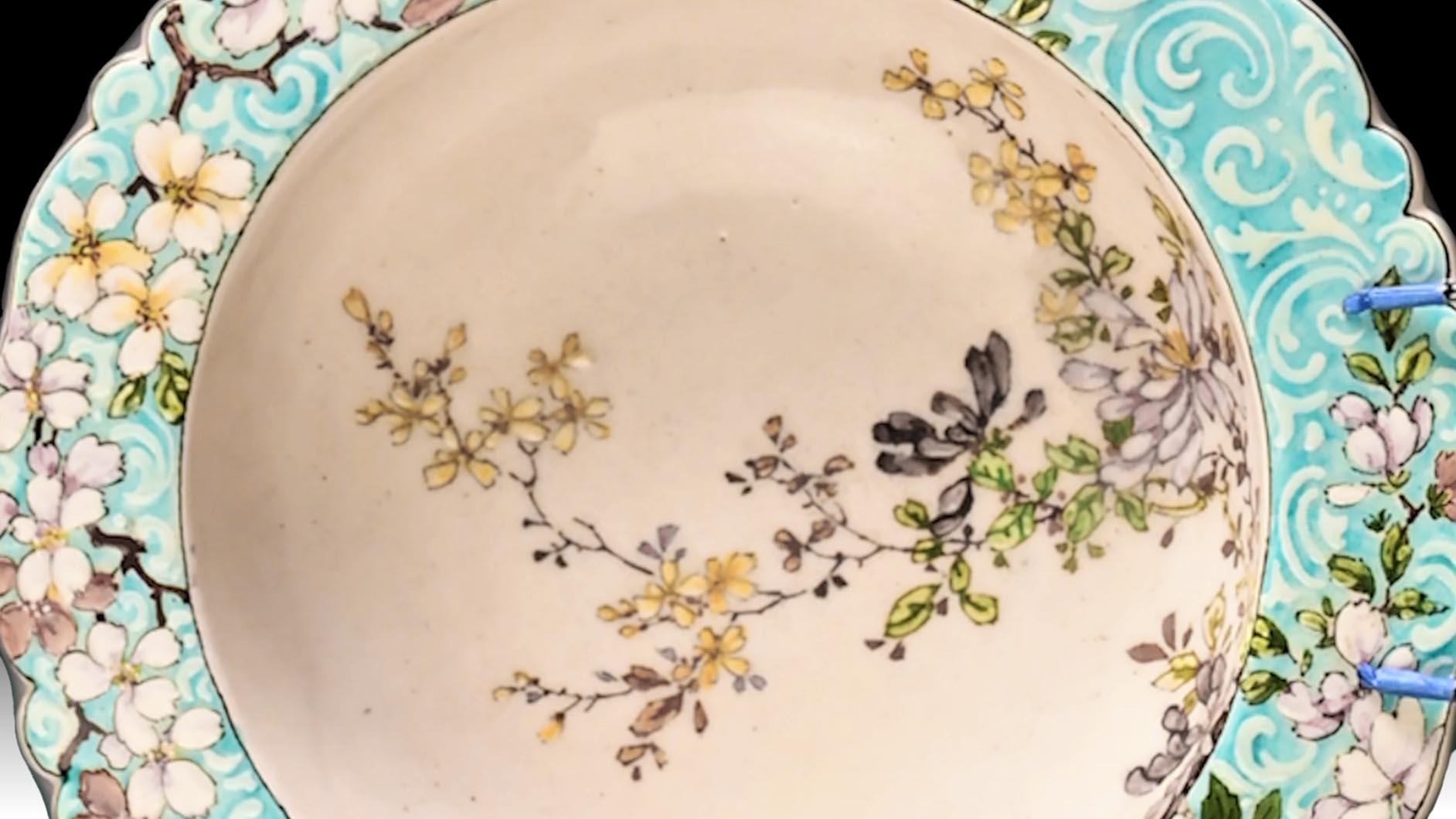 Émaillé Bol décoré de fleurs Edmond LACHENAL pour L'ESCALIER DE CRISTAL en vente