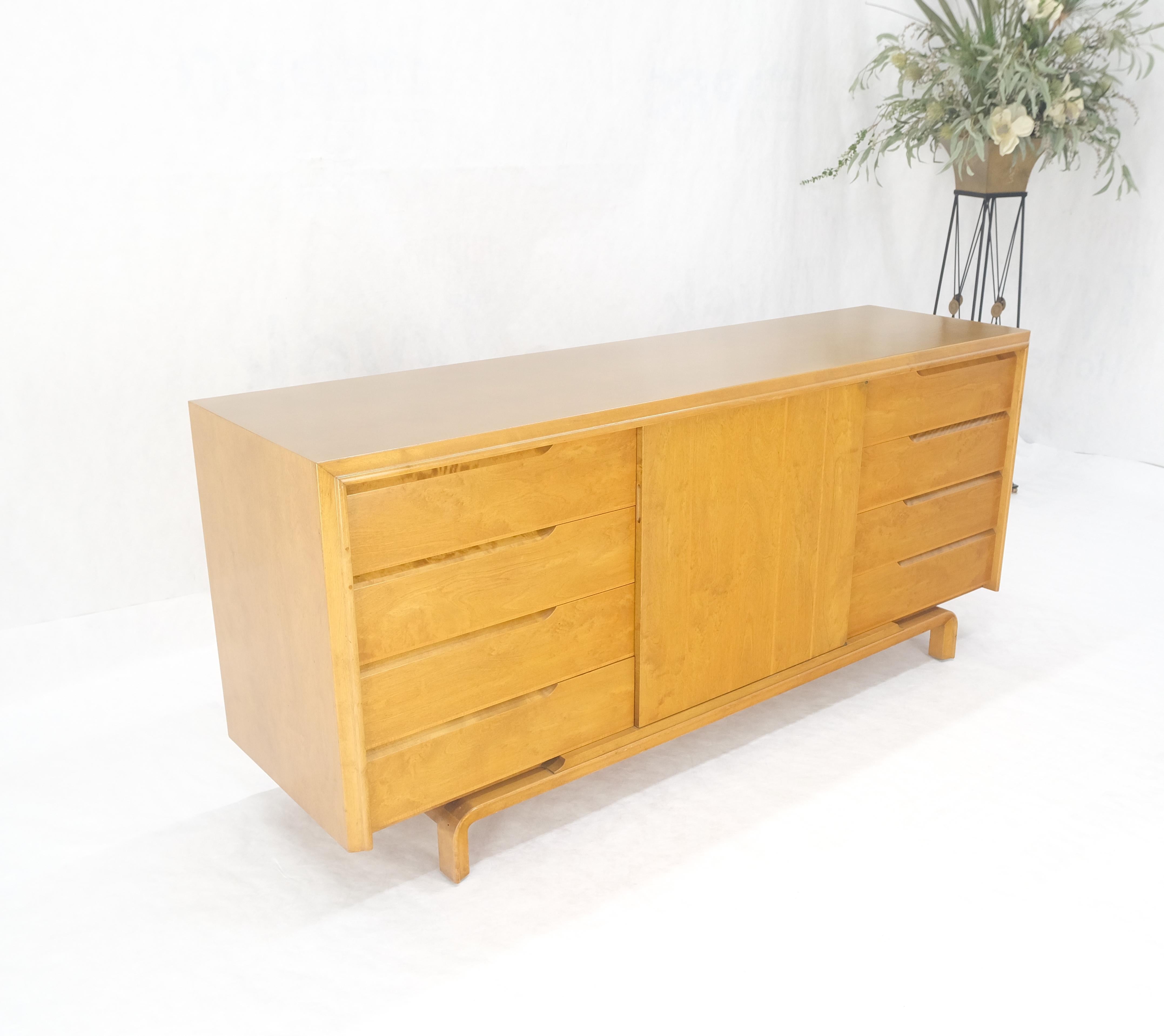 Edmond Spence 9 Cajones Abedul Rubio Sueco Mid Century Modern Dresser Credenza en Bueno estado para la venta en Rockaway, NJ