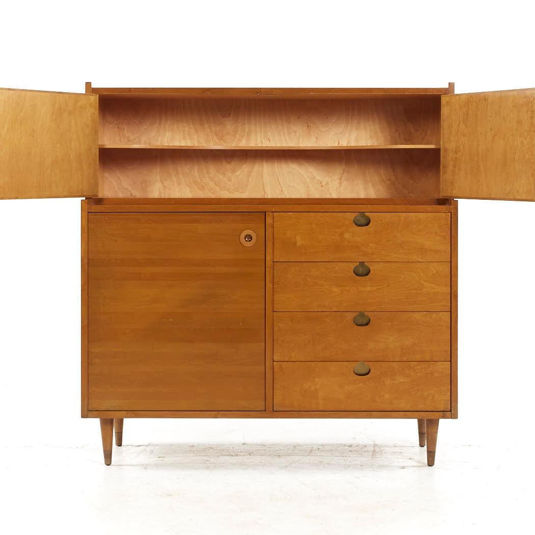 Edmond Spence Mid Century Maple Highboy Dresser In Good Condition For Sale In Countryside, IL