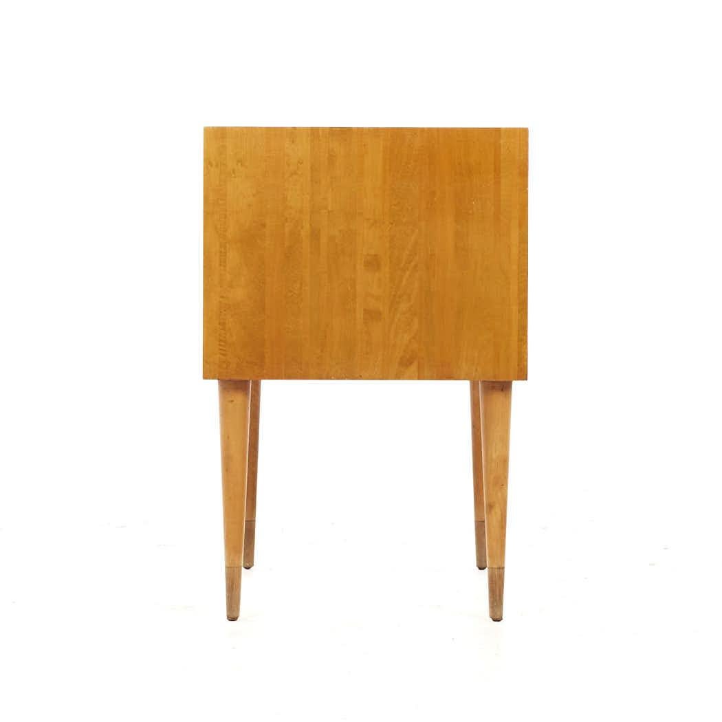 Edmond Spence Mid Century Maple Nightstands – Pair In Good Condition For Sale In Countryside, IL