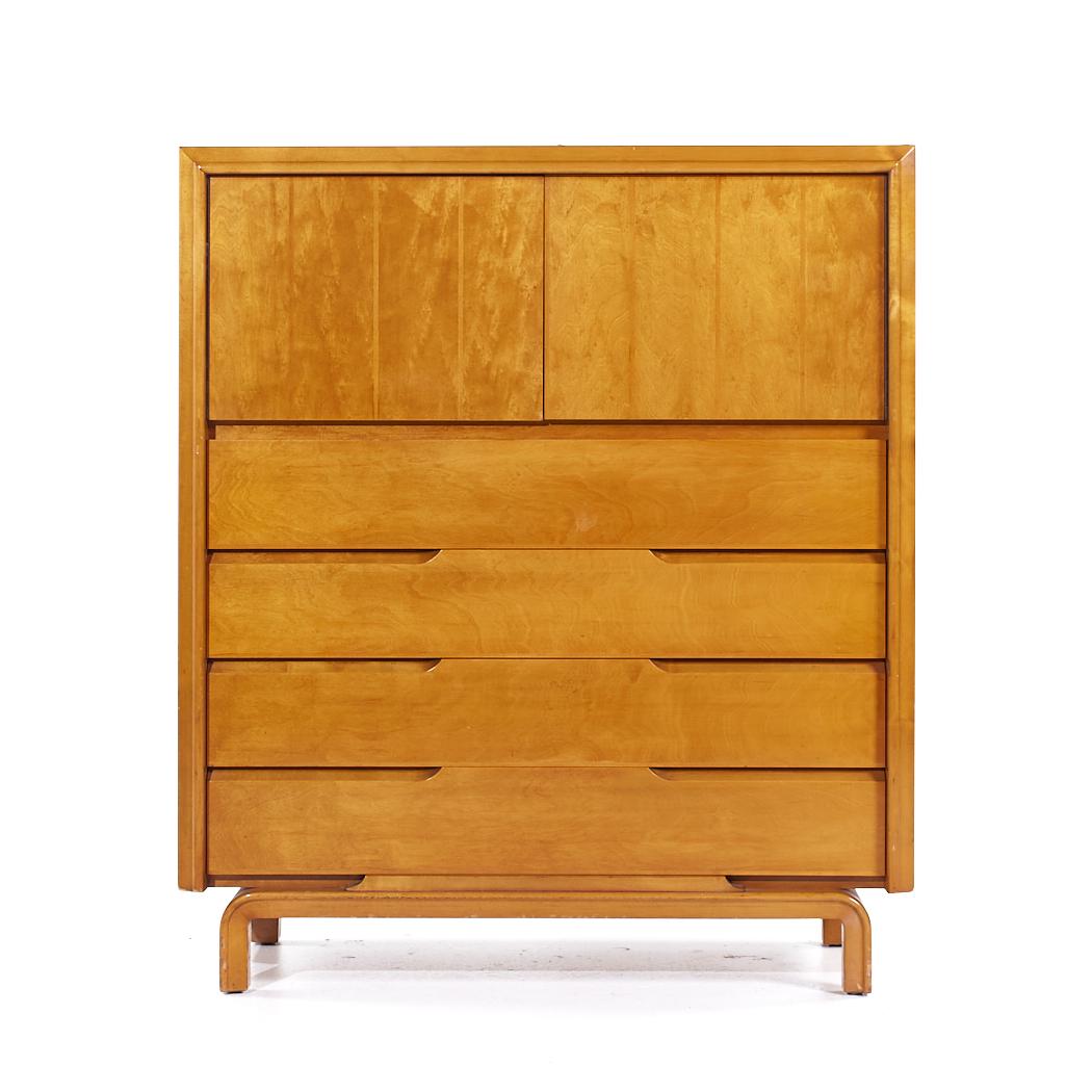 Edmond Spence Mid Century Schwedische Birke Highboy Kommode

Dieser Highboy misst: 40 breit x 20 tief x 46,25 Zoll hoch

Alle Möbelstücke sind in einem so genannten restaurierten Vintage-Zustand zu haben. Das bedeutet, dass das Stück beim Kauf