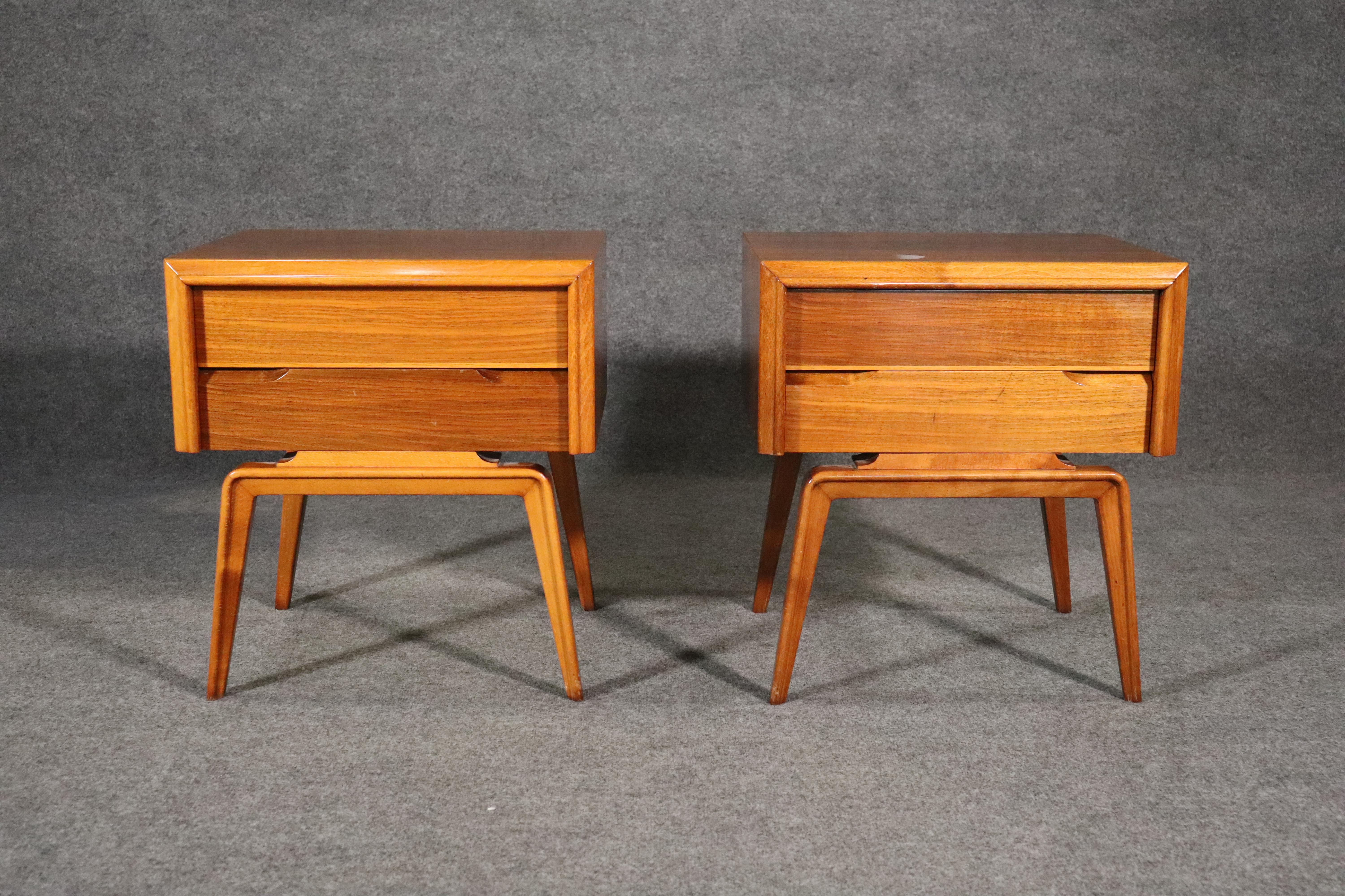 Edmond Spence Set (headboard, chest, dresser, tables) For Sale 7