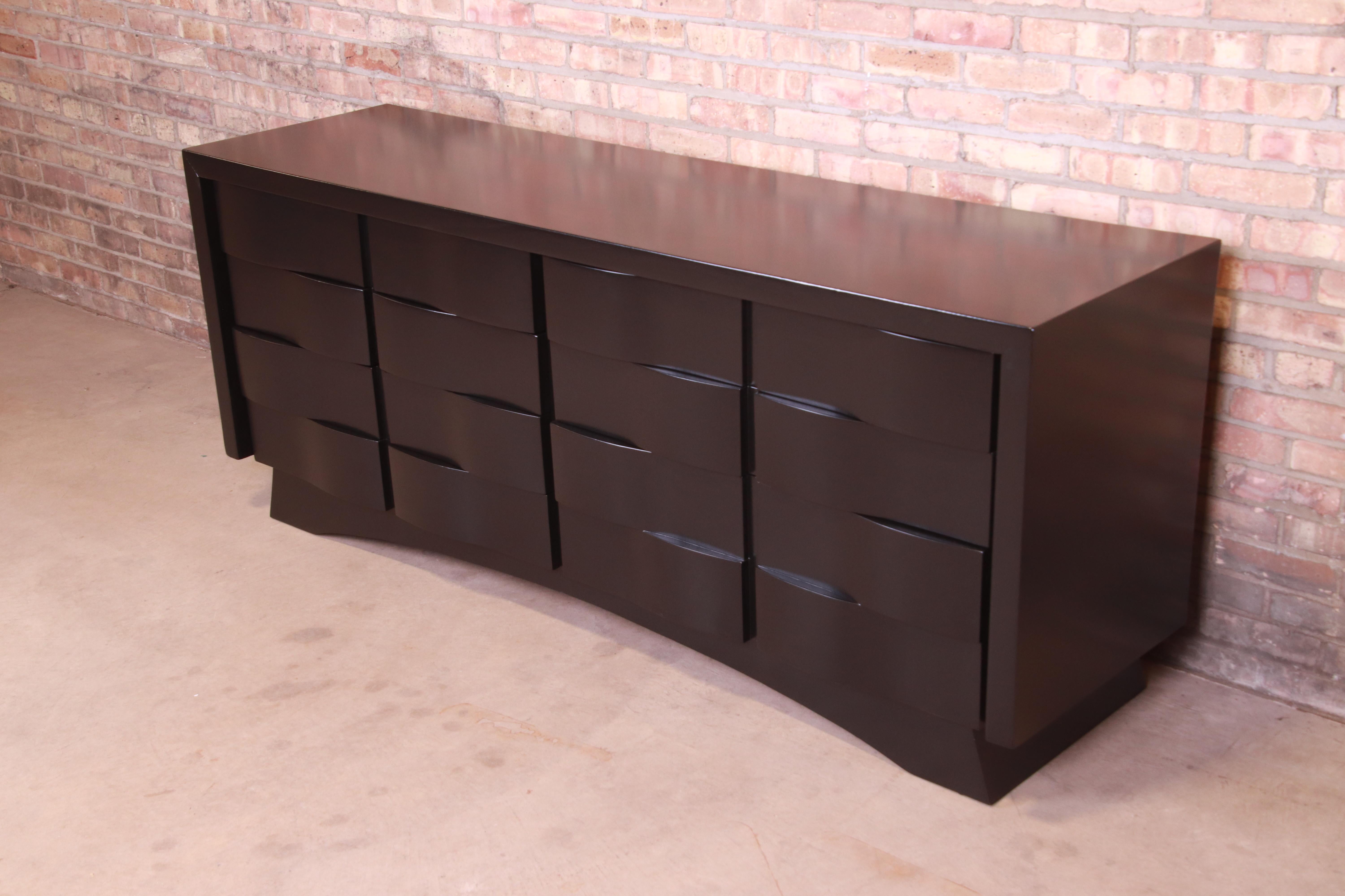 Edmond Spence Style Black Lacquered Wave Front Dresser or Credenza, Refinished In Good Condition In South Bend, IN