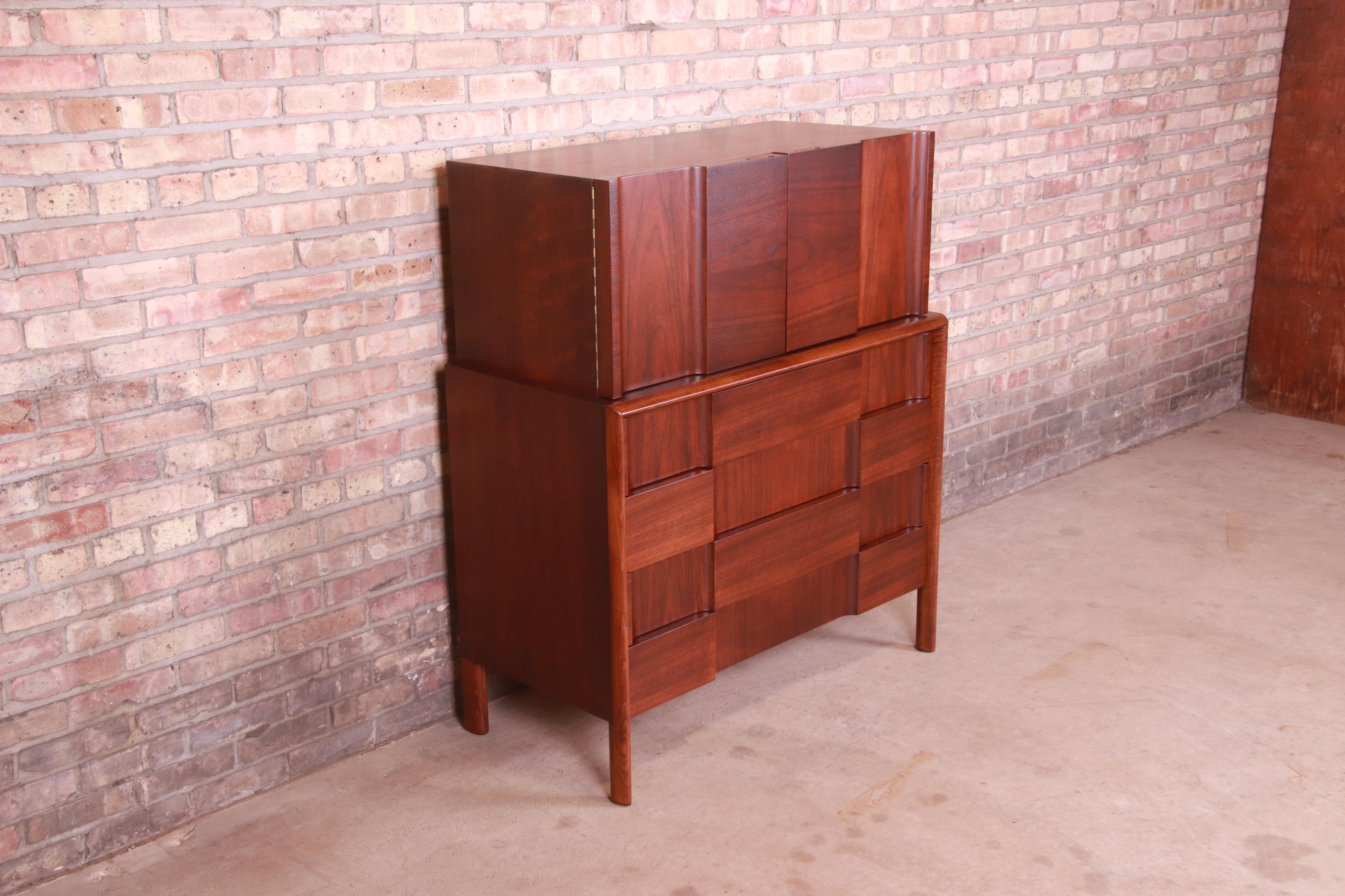 Edmond Spence Swedish Modern Sculpted Walnut Gentleman's Chest, Newly Refinished In Good Condition For Sale In South Bend, IN