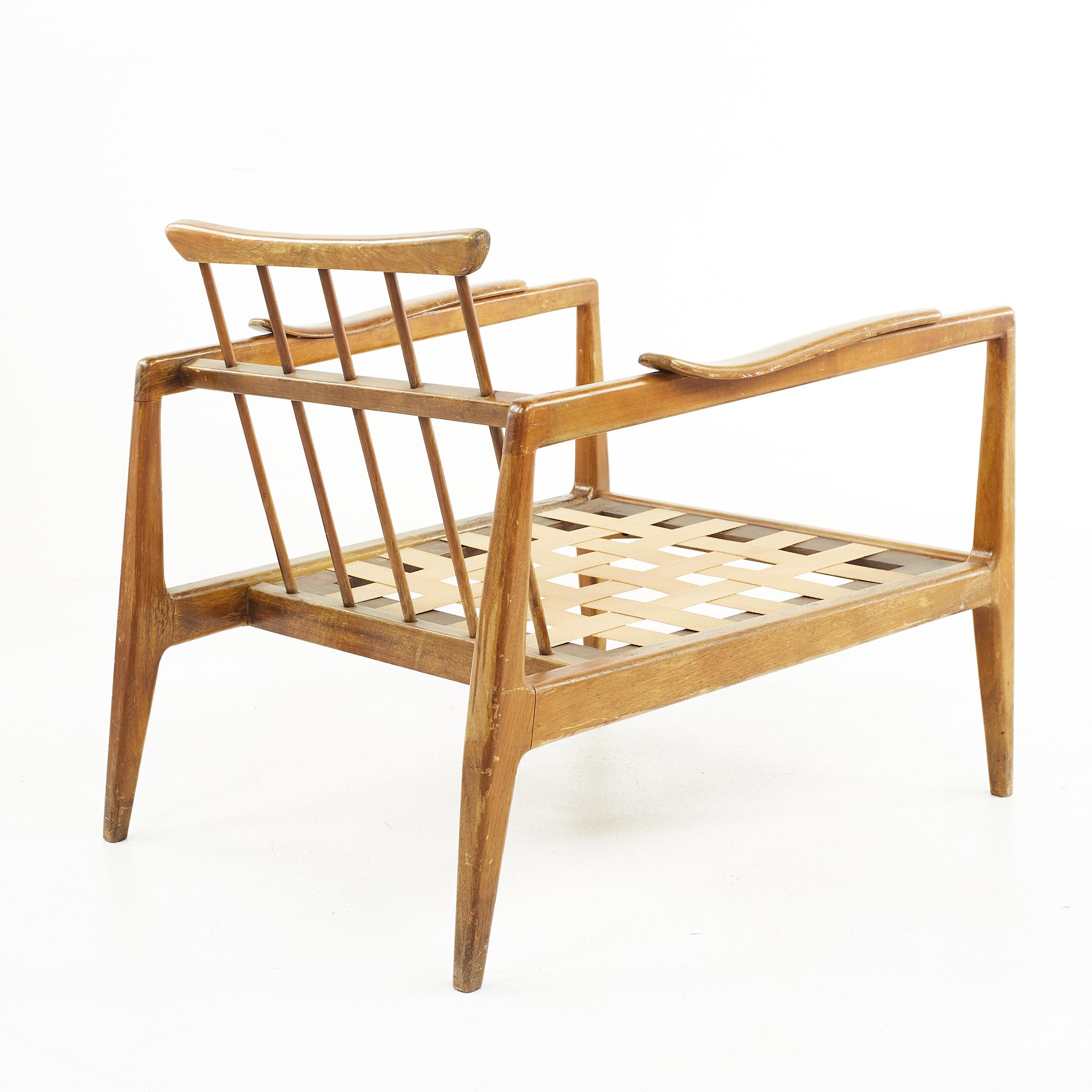 Edmond Spence Urban Aire Chaise longue en noyer du milieu du siècle avec revêtement noir en vente 6