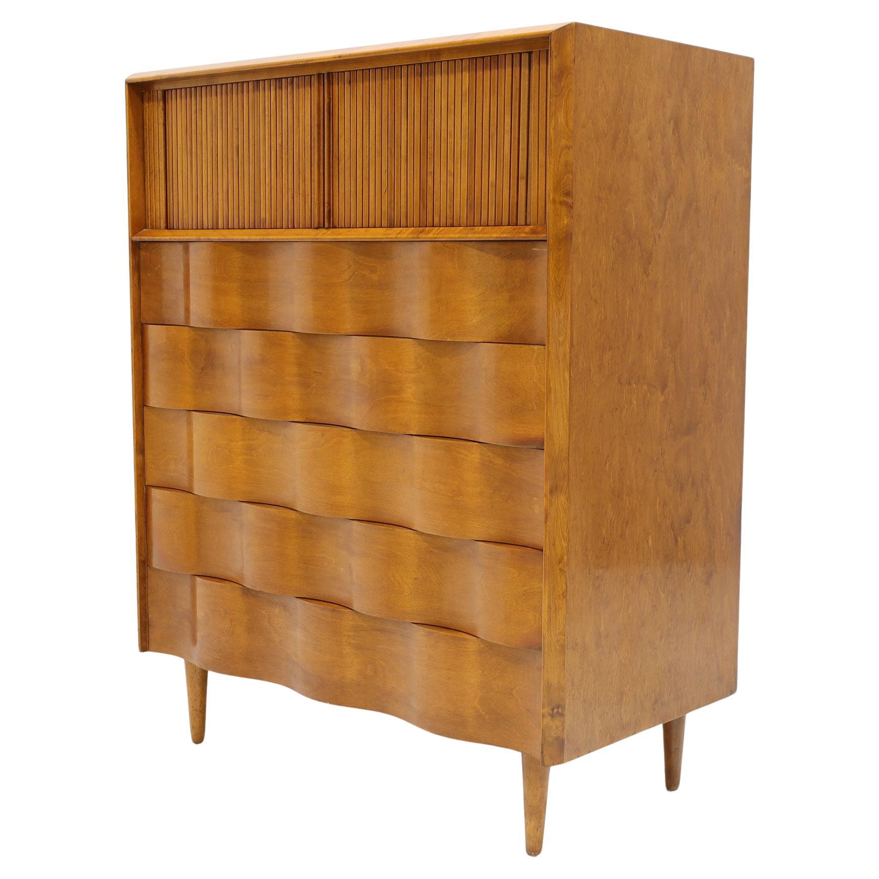 Edmond Spence Wavy Front Bachelor's Chest in Maple