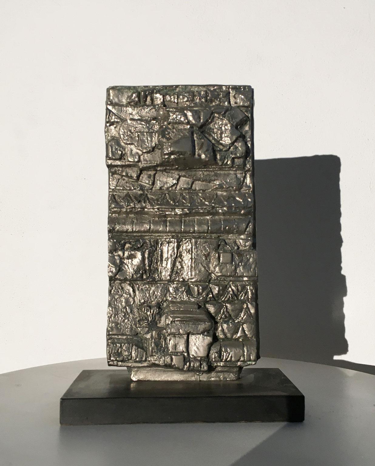 Sculpture abstraite en bronze d'Edmondo, Italie, 1985  Cirillo  Opus de façade - Or Abstract Sculpture par Edmondo Cirillo