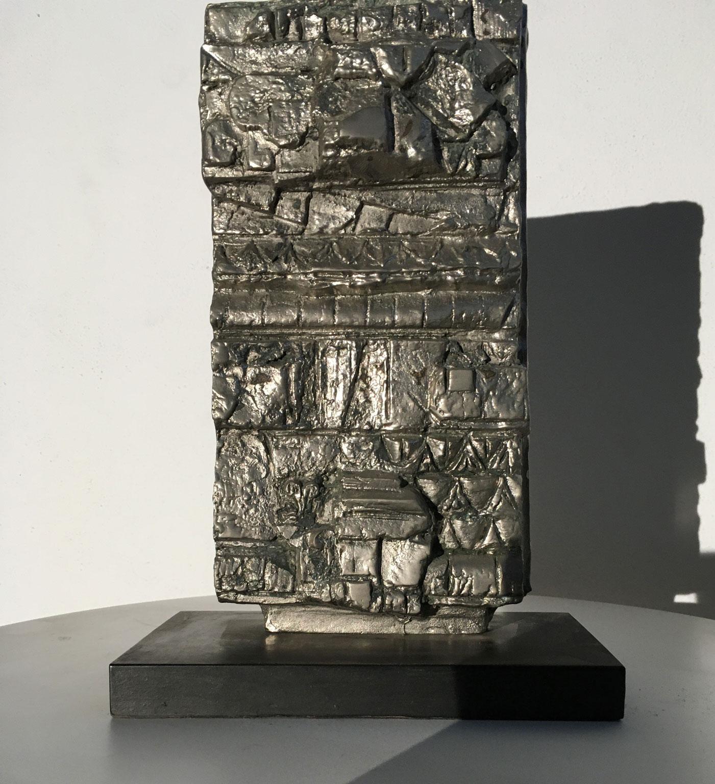 Sculpture abstraite en bronze d'Edmondo, Italie, 1985  Cirillo  Opus de façade en vente 2