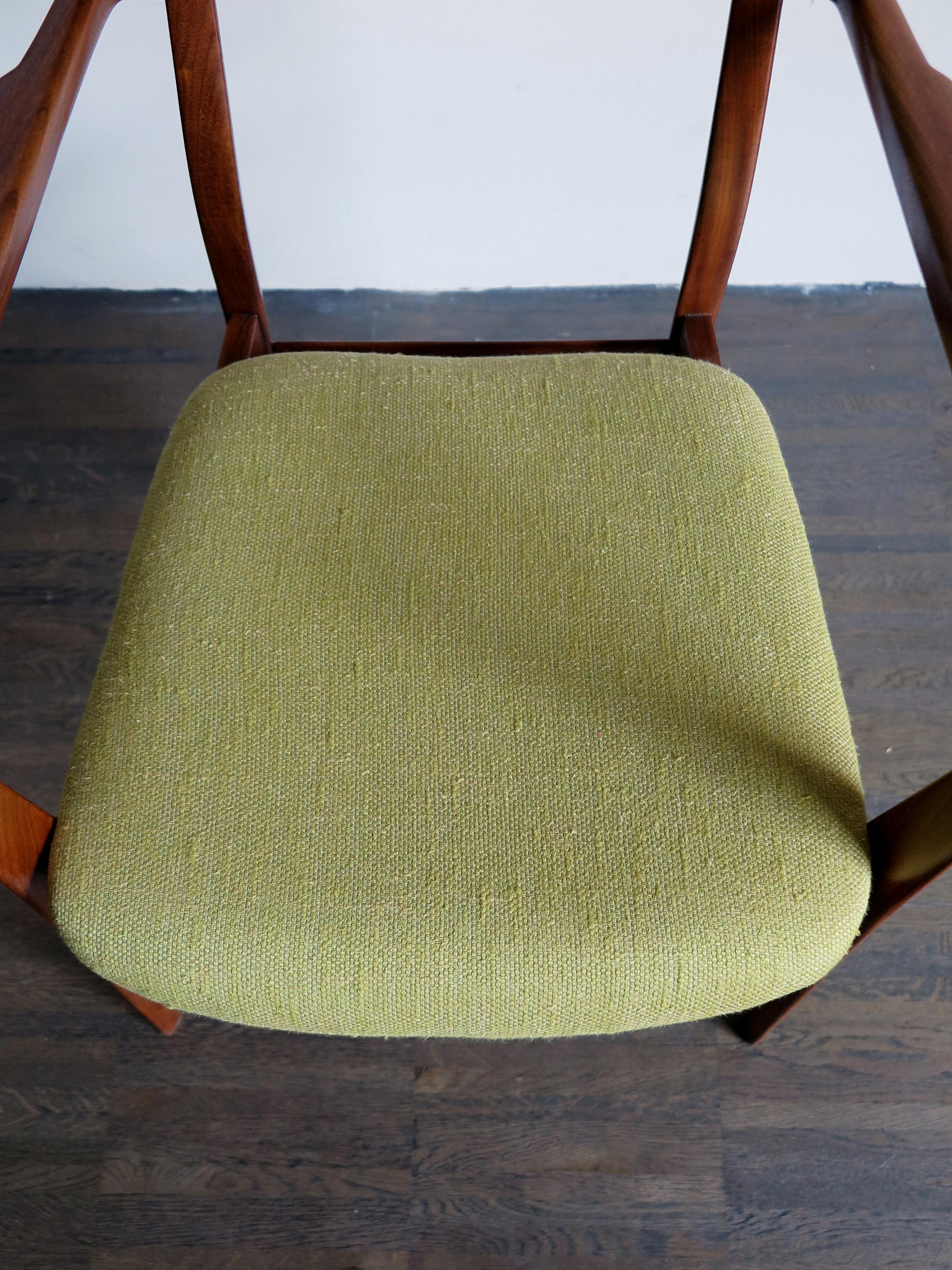 Edmondo Palutari for Dassi Italian Wood and Green Fabric Chair Armchair, 1950s 4