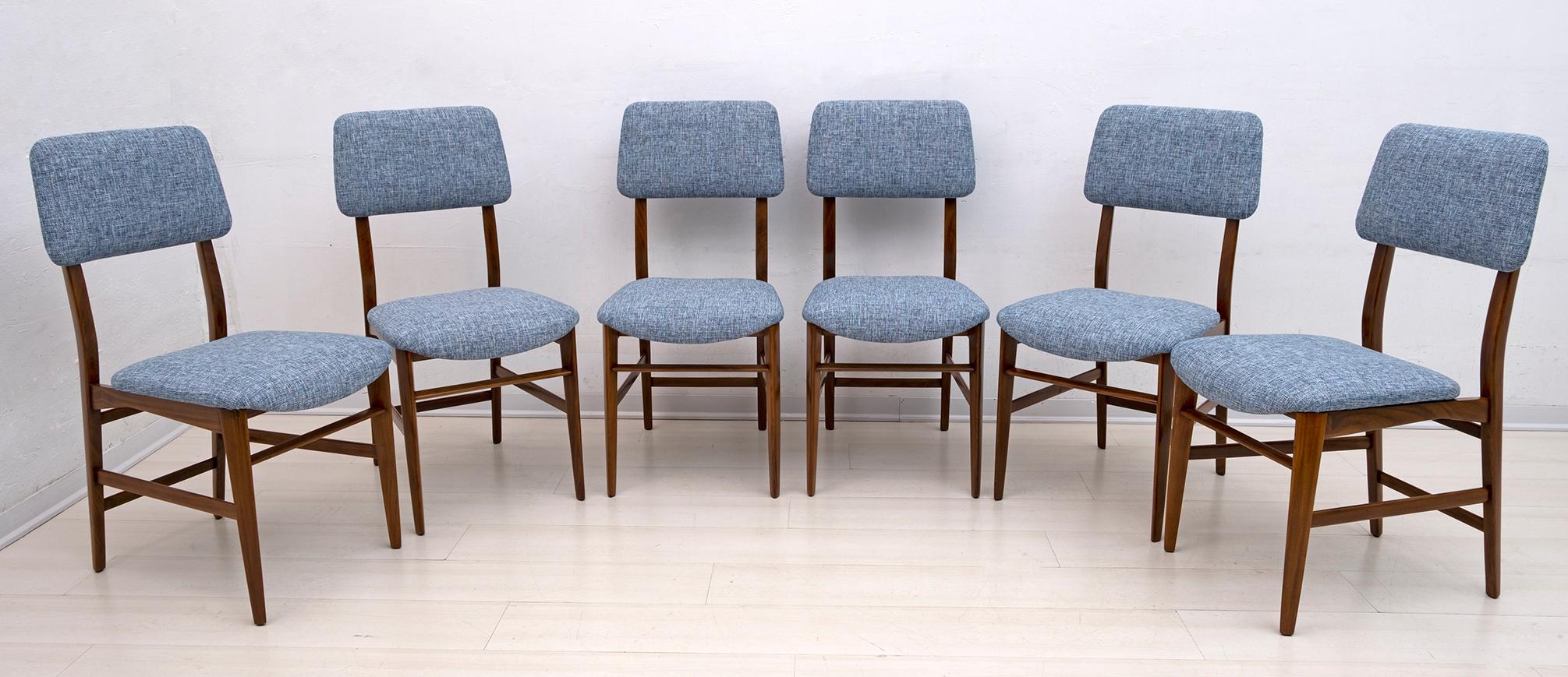 Esstisch und sechs Stühle, entworfen von Edmondo Palutari für Dassi, das Set ist aus Teakholz und wurde restauriert und die Stühle mit einem neuen Hanfstoff bezogen, ähnlich dem Original, Italien, 1950er Jahre.
Der Tisch misst cm:
Durchmesser 110 cm
