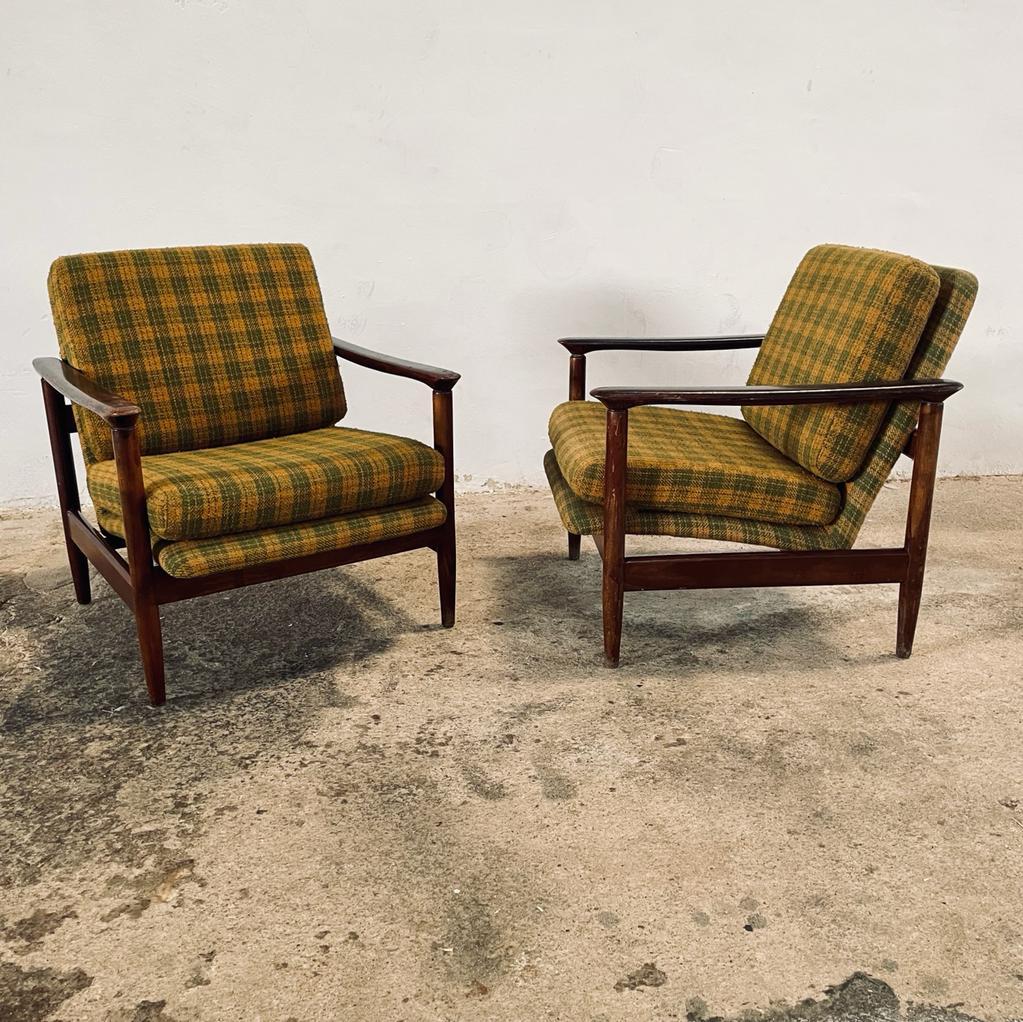20th Century Edmund Homa 142 Armchairs for Gfm, Poland 1960s For Sale