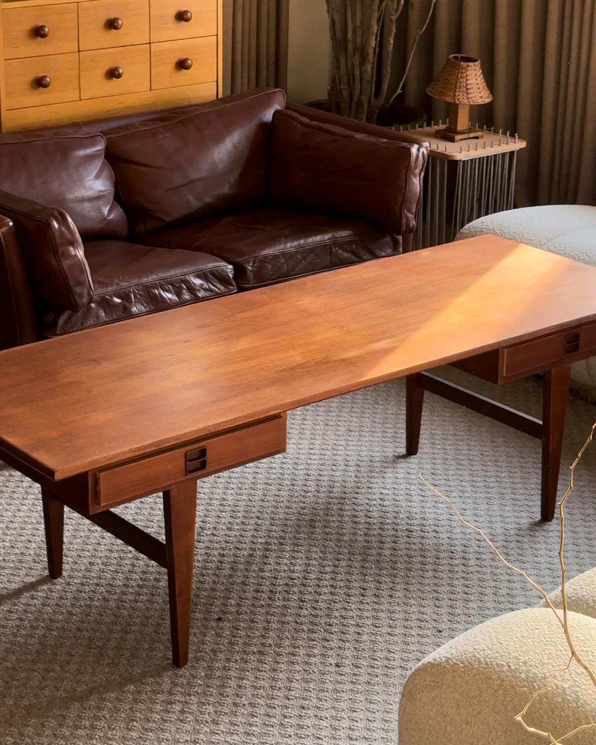 Mesa baja sobredimensionada de teca Edmund Jorgensen Moderno de mediados de siglo en venta