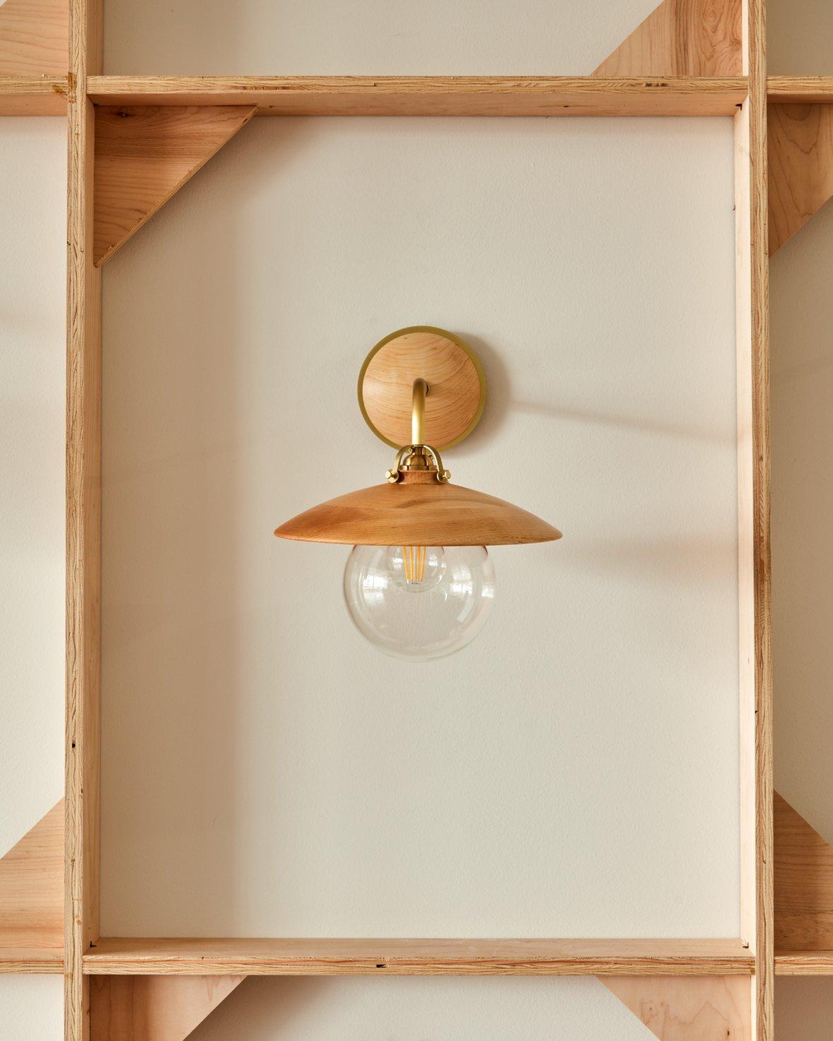 Natural Maple and Brass Modern Edmund Sconce In New Condition For Sale In Philadelphia, PA