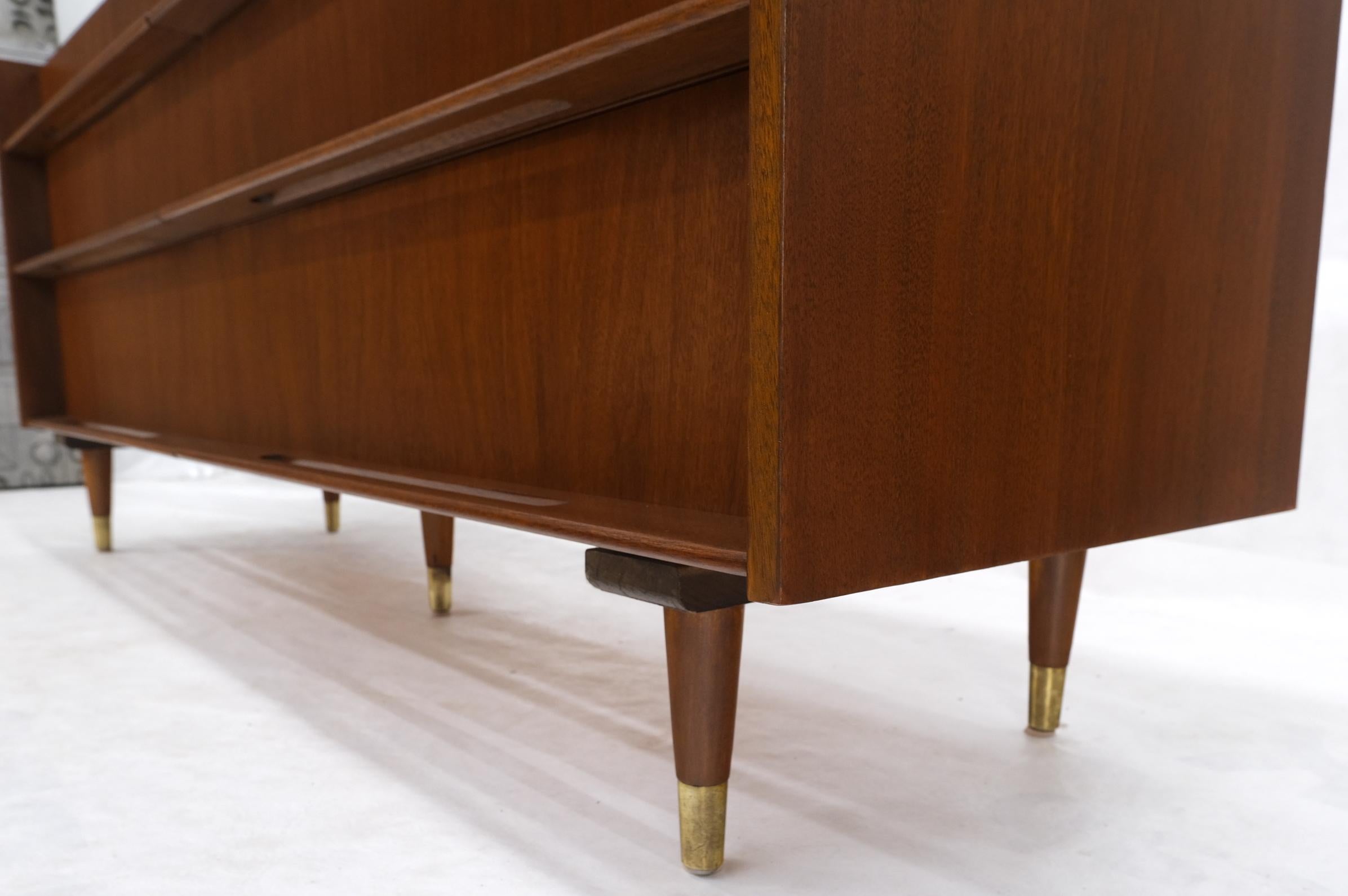 Edmund Spence Attributed Large 6 Drawers Walnut Dresser W/ Gallery Top Cone Legs For Sale 3