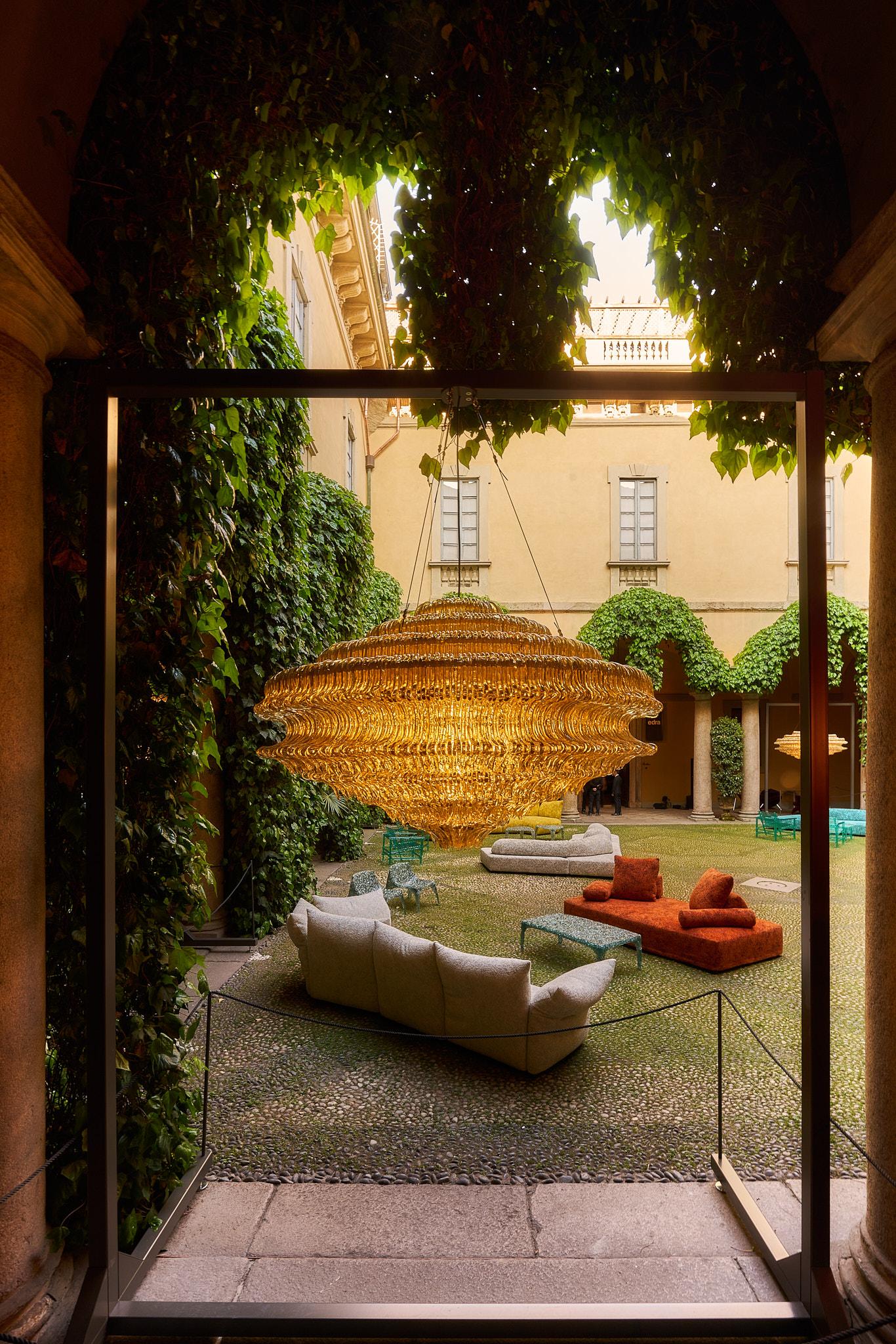 Edo Chandelier, handmade in polycarbonate by Jacopo Foggini.
Each piece is customizable in size, color and shape.

Jacopo Foggini, born in Turin, lives and works in Milan, his adopted city. Since he was a child, he showed a strong interest in