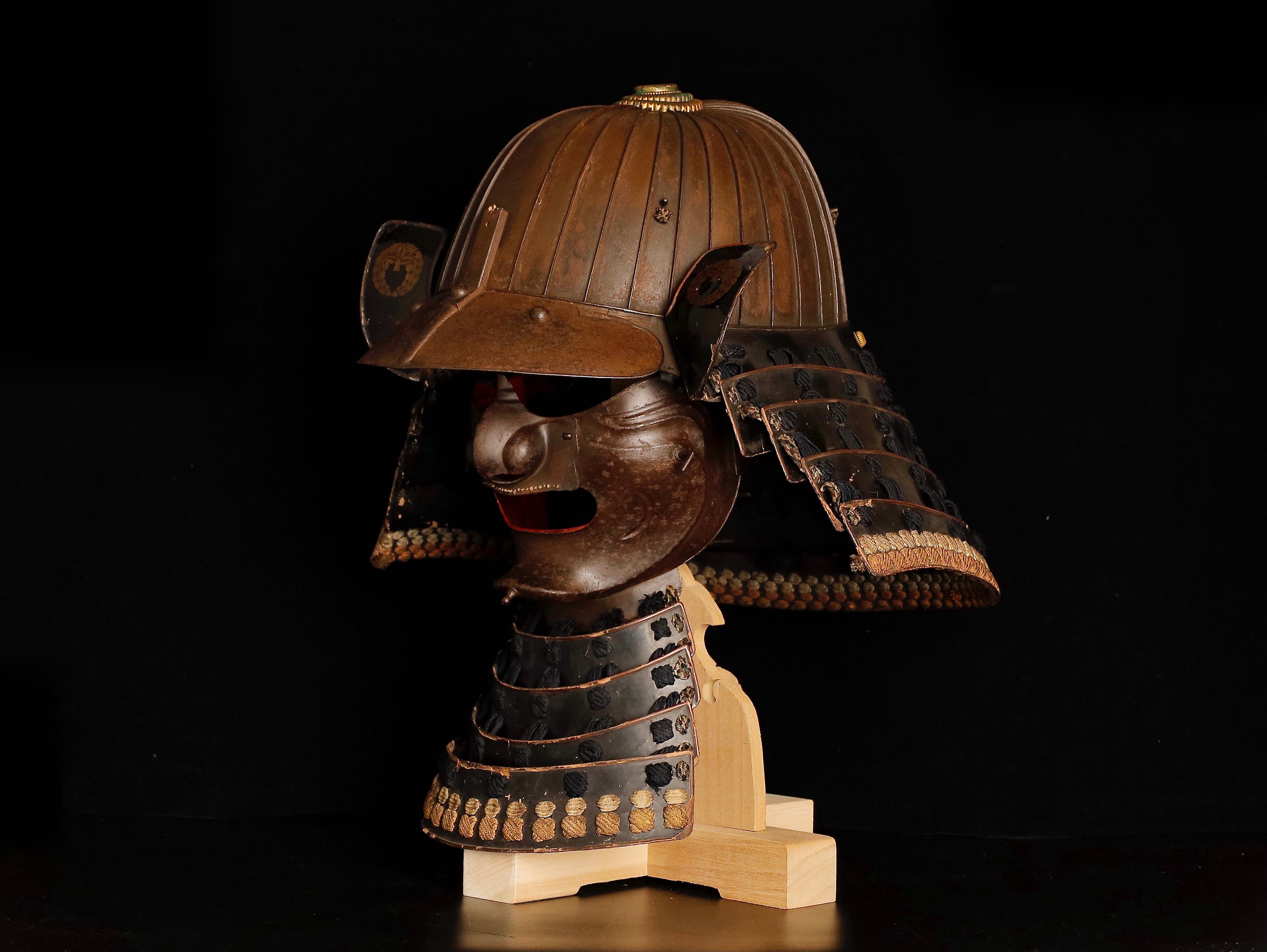 Edo-Era Samurai Helmet and Mask Set, an Authentic Piece of History from the 17th 1