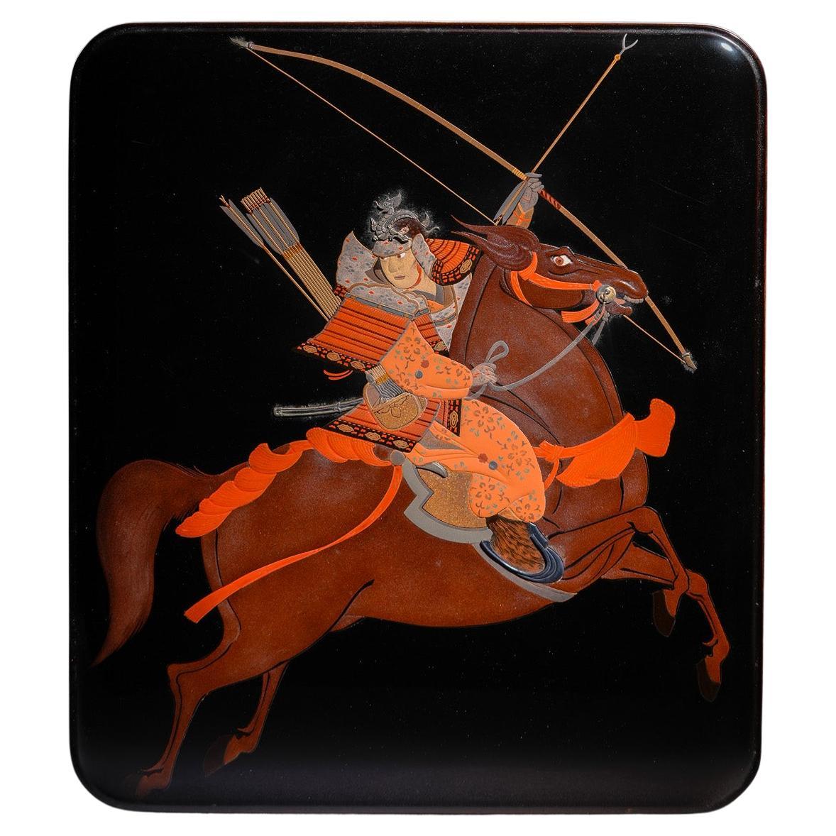 Edo-Goldlack-Schreibkasten mit Samurai-Krieger, Makie Suzuribako im Angebot