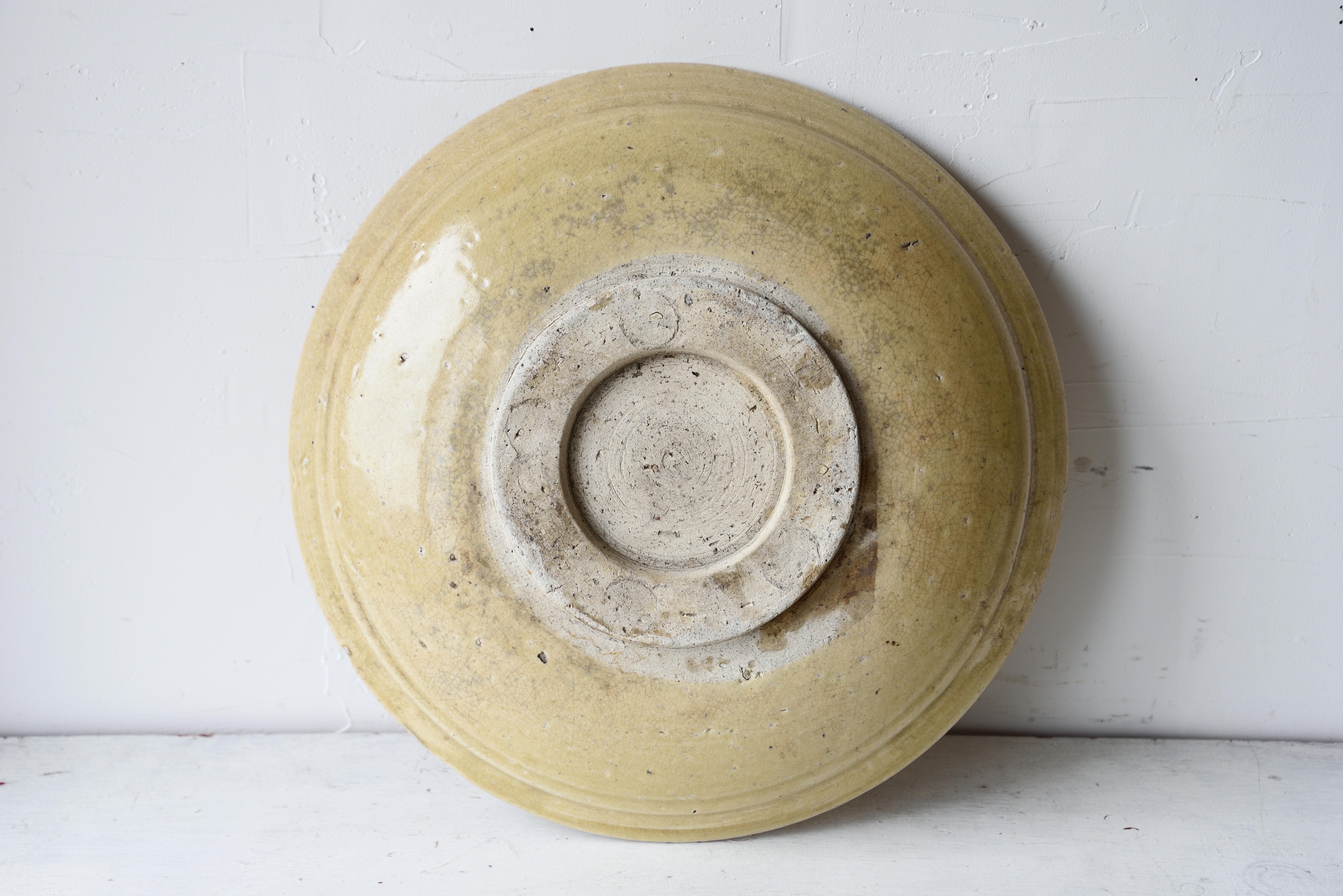 19th Century Edo-Meiji 19th century Japanese mingei Seto stoneware Ishizara plate For Sale