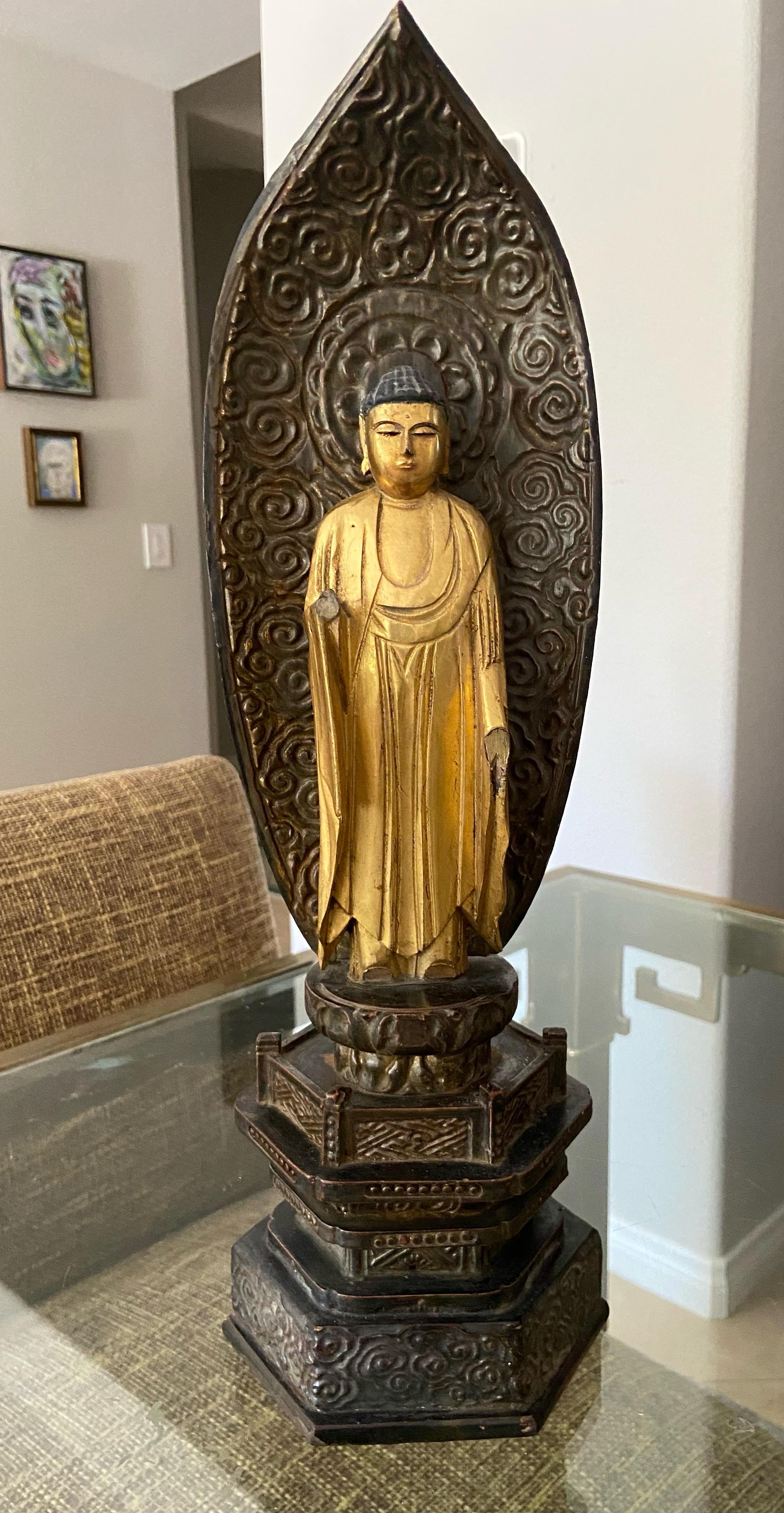 Japanischer Amida-Buddha aus vergoldetem Holz aus der Edo-Periode des 19. Jahrhunderts (Vergoldet) im Angebot