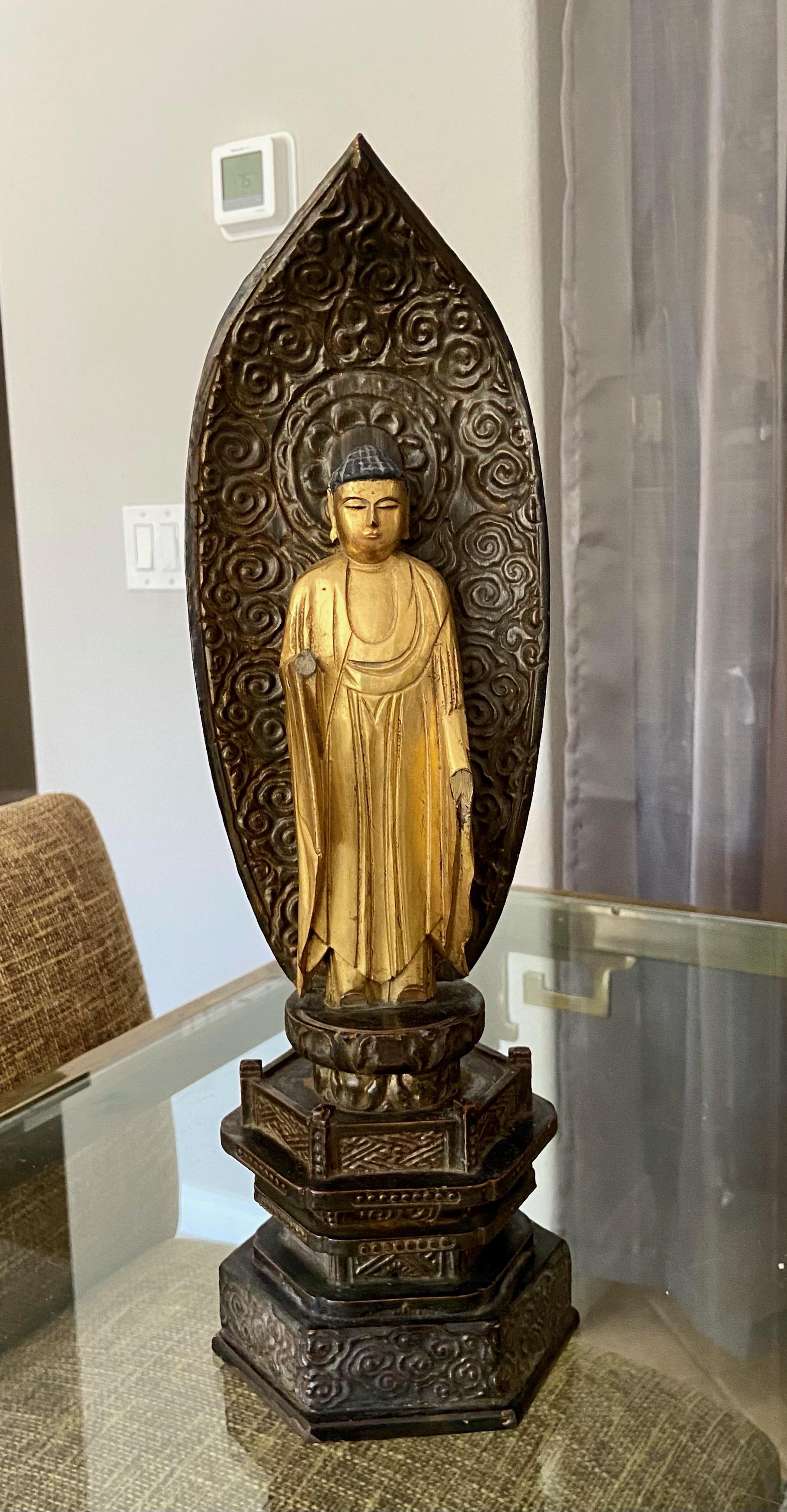 Japanischer Amida-Buddha aus vergoldetem Holz aus der Edo-Periode des 19. Jahrhunderts im Zustand „Gut“ im Angebot in Palm Springs, CA