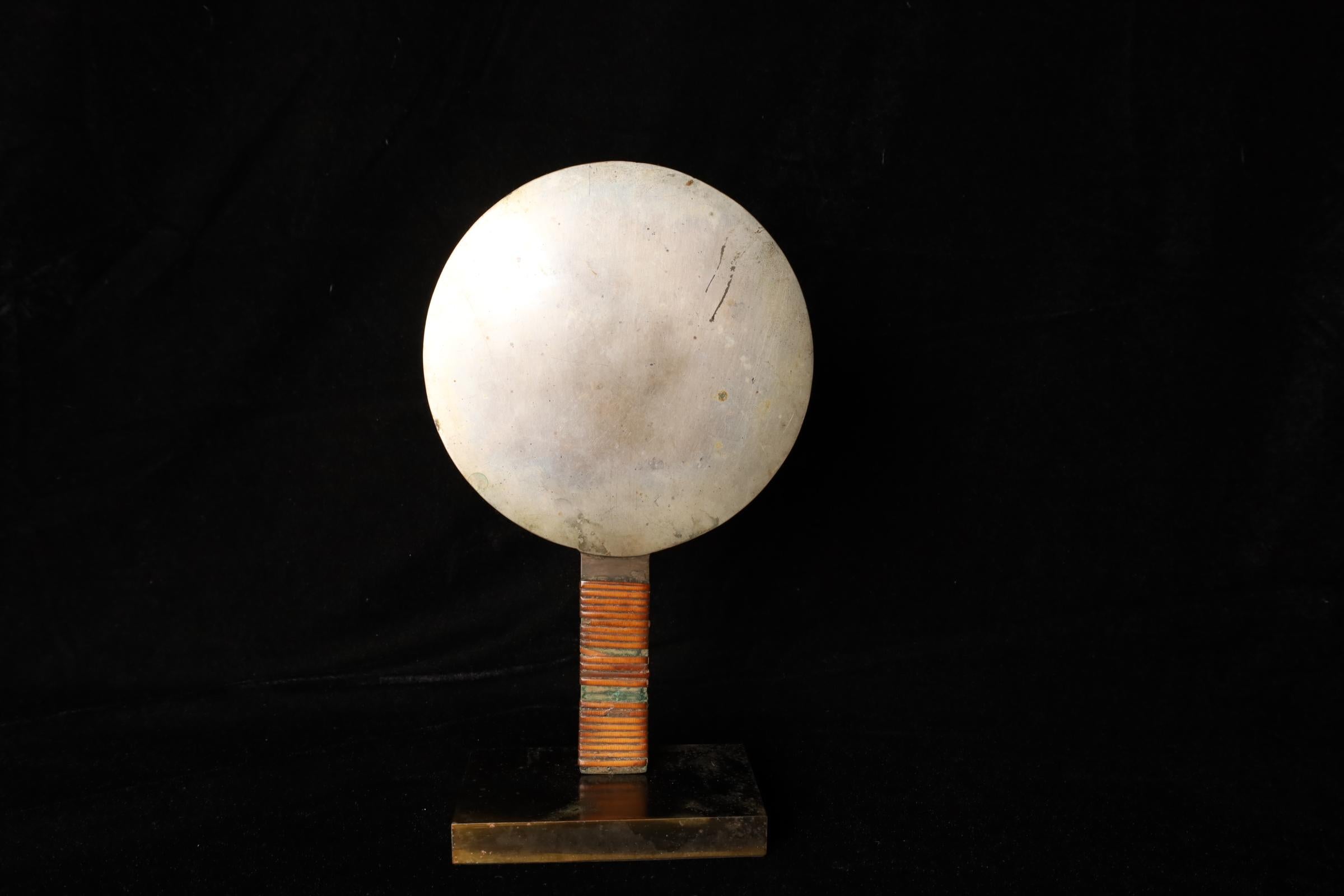 Bronzespiegel aus der Edo-Zeit mit einem seltenen Design, das einen Tiger und Pflaumenblüten darstellt im Angebot 5