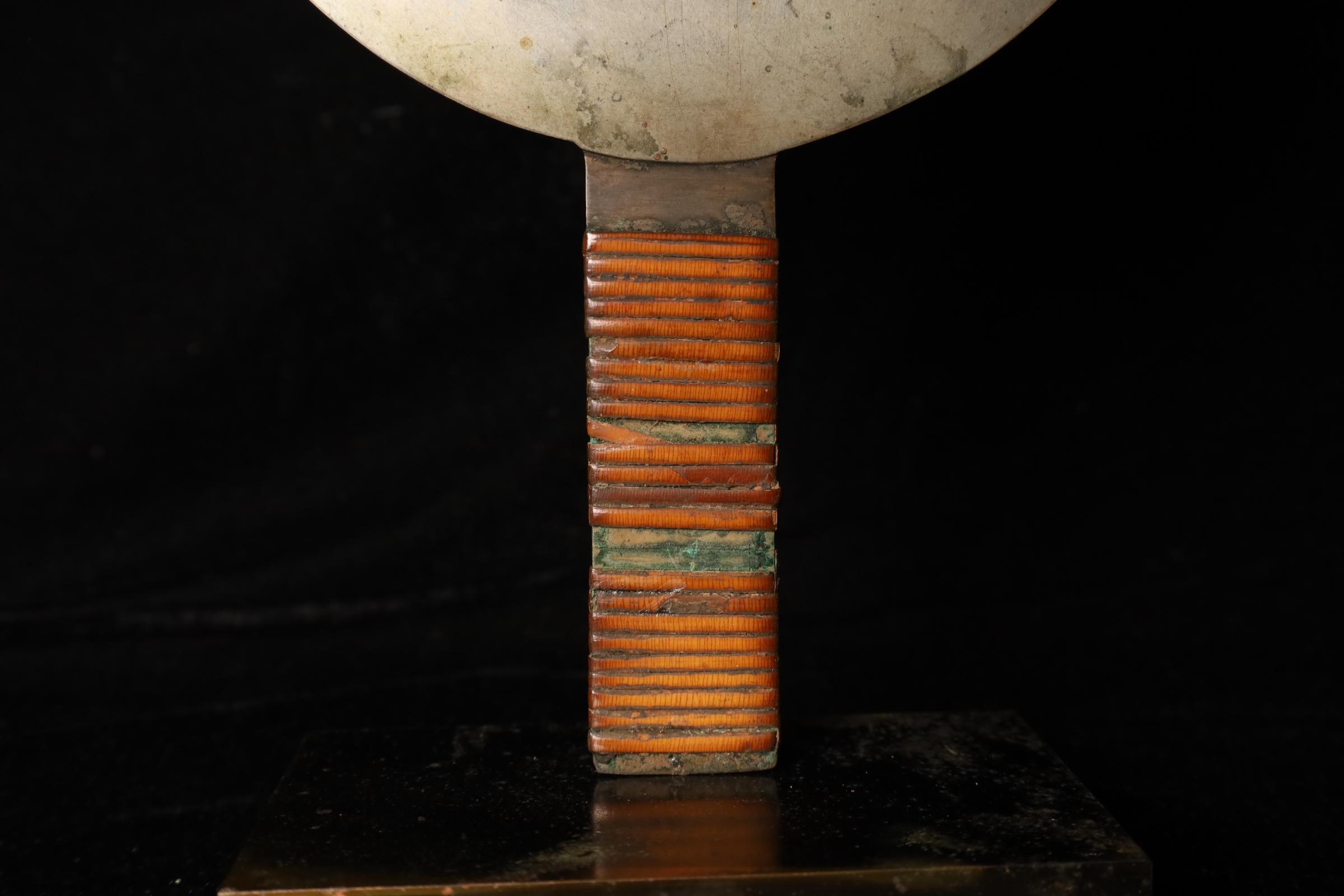 Bronzespiegel aus der Edo-Zeit mit einem seltenen Design, das einen Tiger und Pflaumenblüten darstellt im Angebot 8