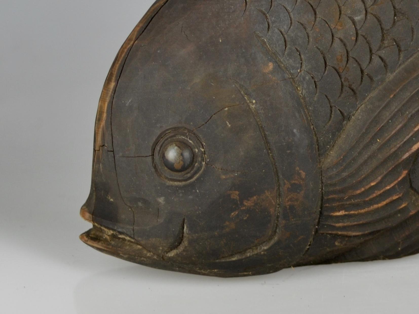 Japanese Edo Period Counterbalance for a Traditional Kettle Hook in Shape of a Sea Bream For Sale
