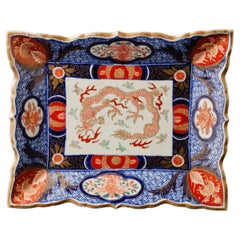 Assiette en porcelaine Imari Porcelain de la période Edo avec motif de dragon