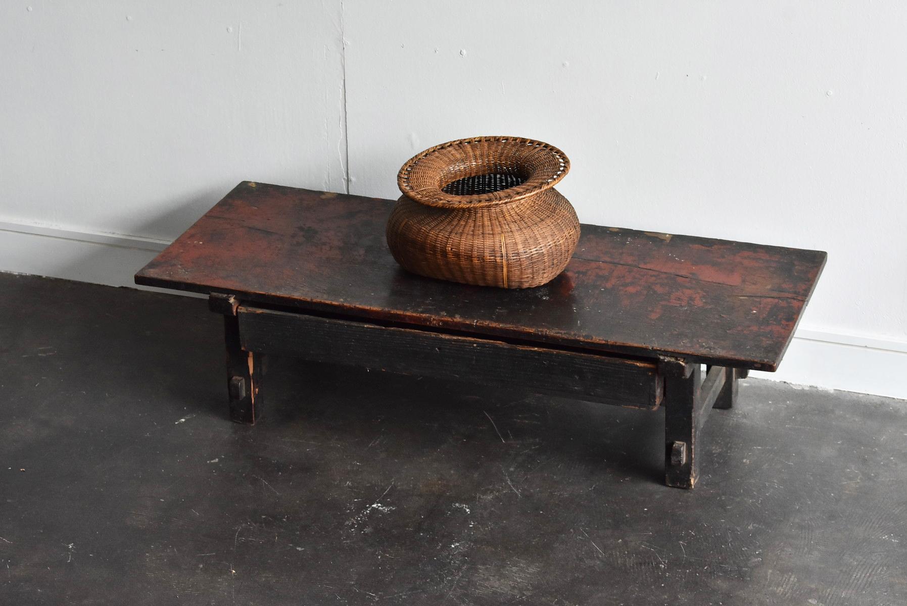 Edo Period Japanese Antique Low Table / Coffee Table / Low Desk/Display Stand In Good Condition In Sammu-shi, Chiba