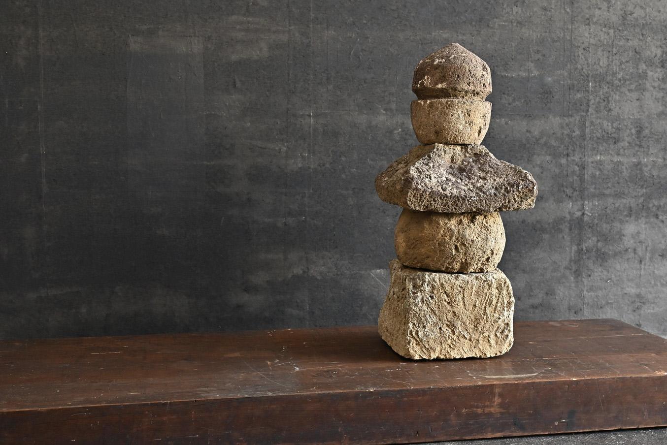 Hand-Carved Edo period Japanese antique stone four-tiered tower/1600-1800/Edo/Stone lantern