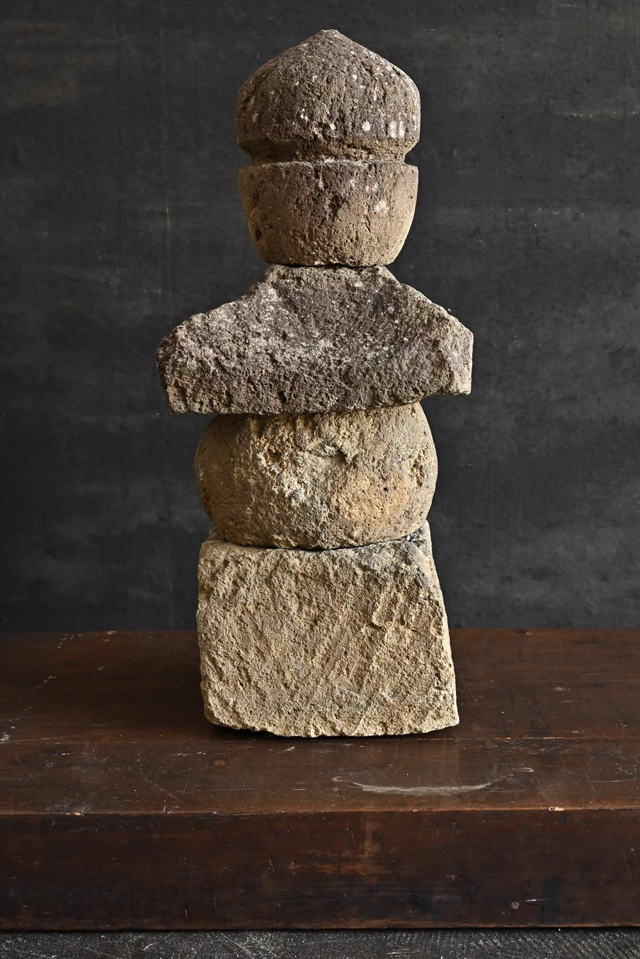 18th Century and Earlier Edo period Japanese antique stone four-tiered tower/1600-1800/Edo/Stone lantern