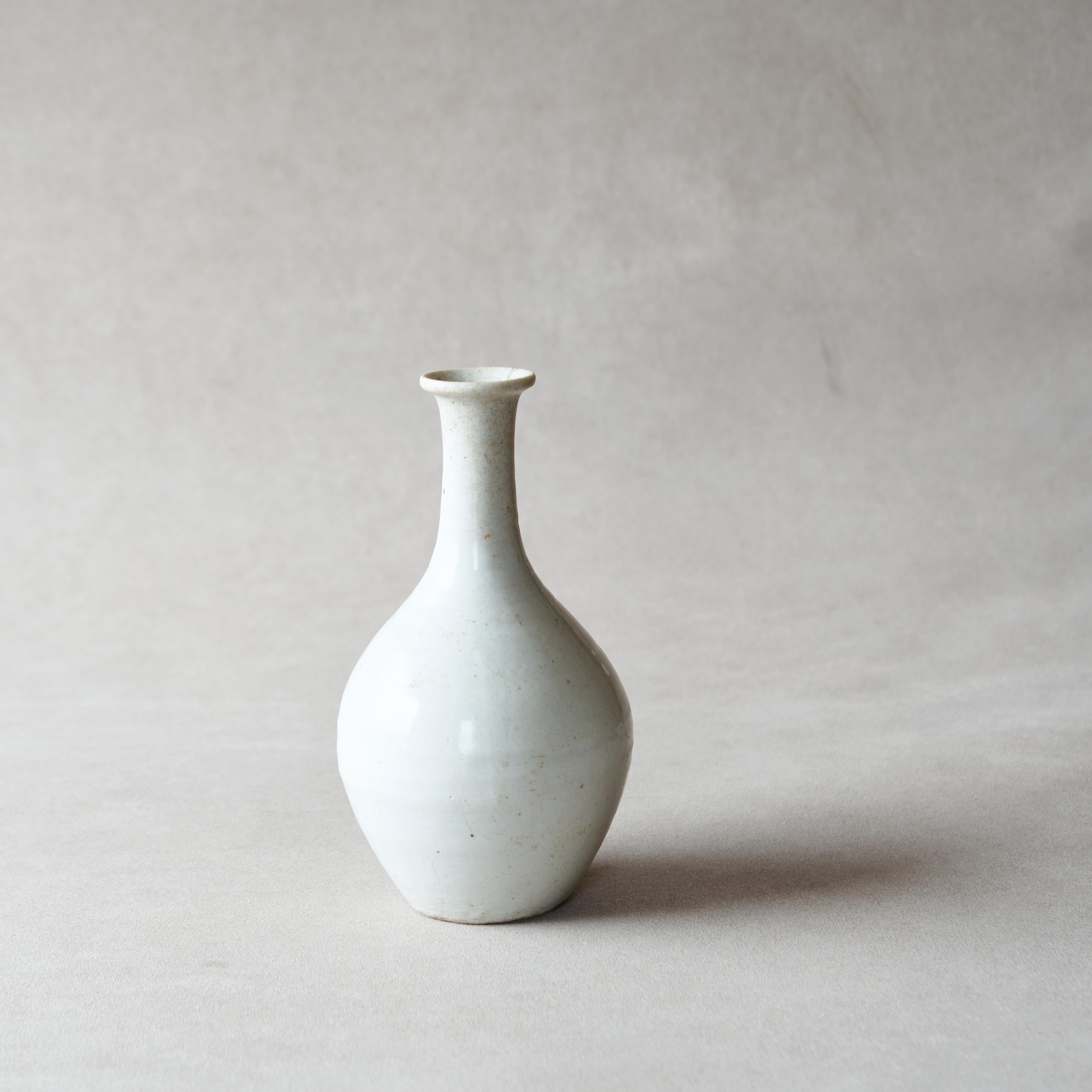 Edo-period Japanese Kurawanka Hasami Ware Porcelain Tokkuri Flask For Sale 4