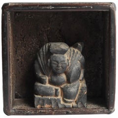 Japanische Buddha-Statue aus der Edo-Zeit 'Ebisu' und Schachtel 'Masu' aus Holz