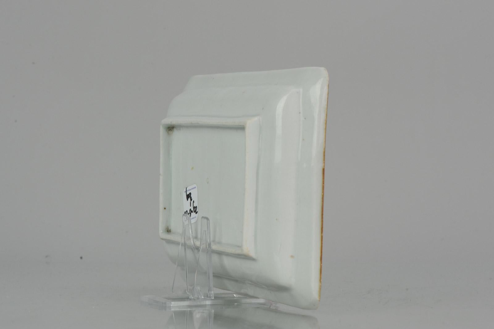 Assiette en porcelaine japonaise ancienne Ko-Kutani de la période Edo, de qualité supérieure Bon état - En vente à Amsterdam, Noord Holland