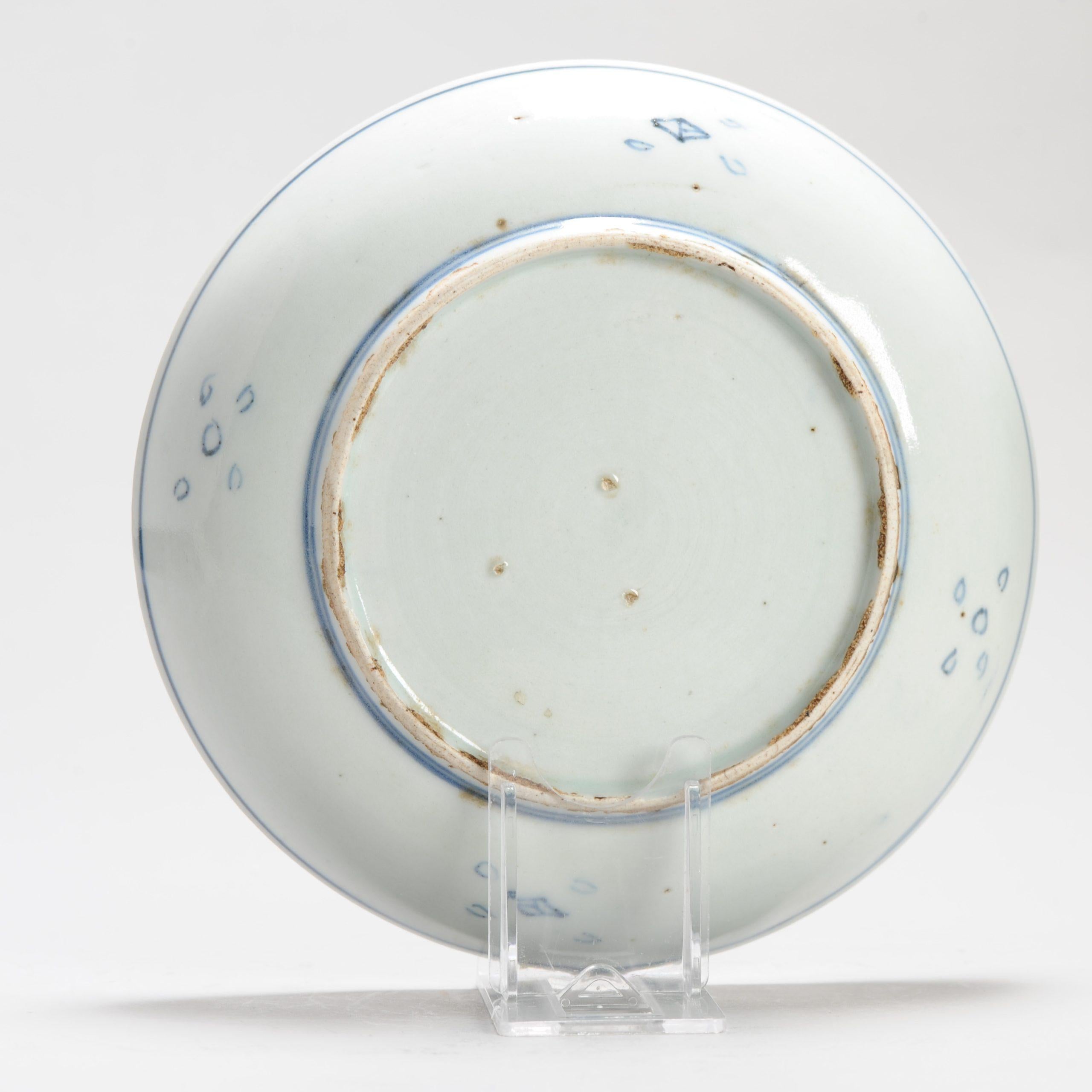 Edo-Periode Ko-Arita/Ko-Imari Porcelain Teller Blau und Weiß, 17. Jahrhundert im Zustand „Gut“ im Angebot in Amsterdam, Noord Holland