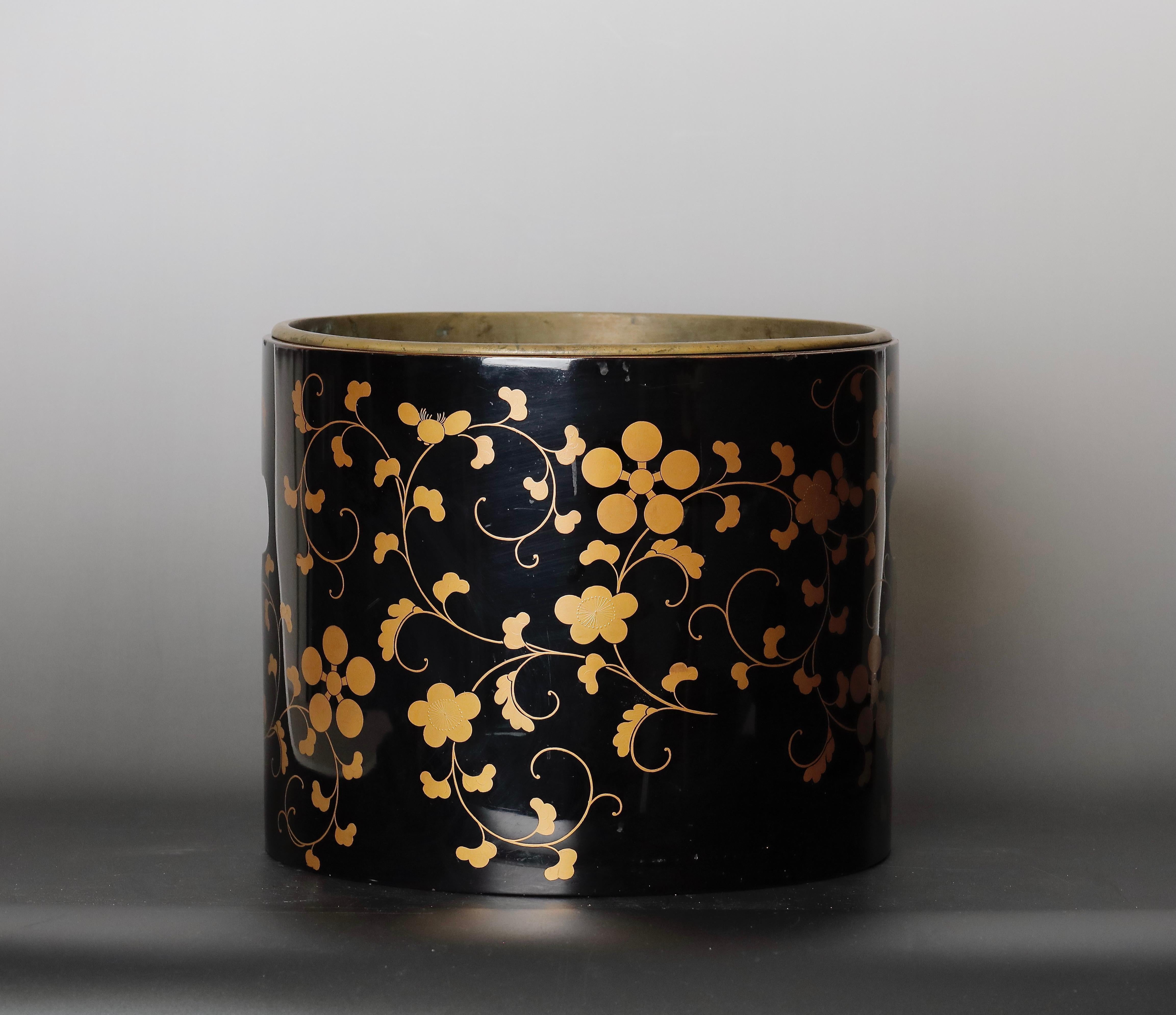 A Fine Lacquer Incense Burner with Makie Gold Design.

This fine lacquer incense burner is a stunning example of Japanese craftsmanship. It is dated to the Edo-Meiji period, 19th century, and is in good condition with some minor abrasions due to its