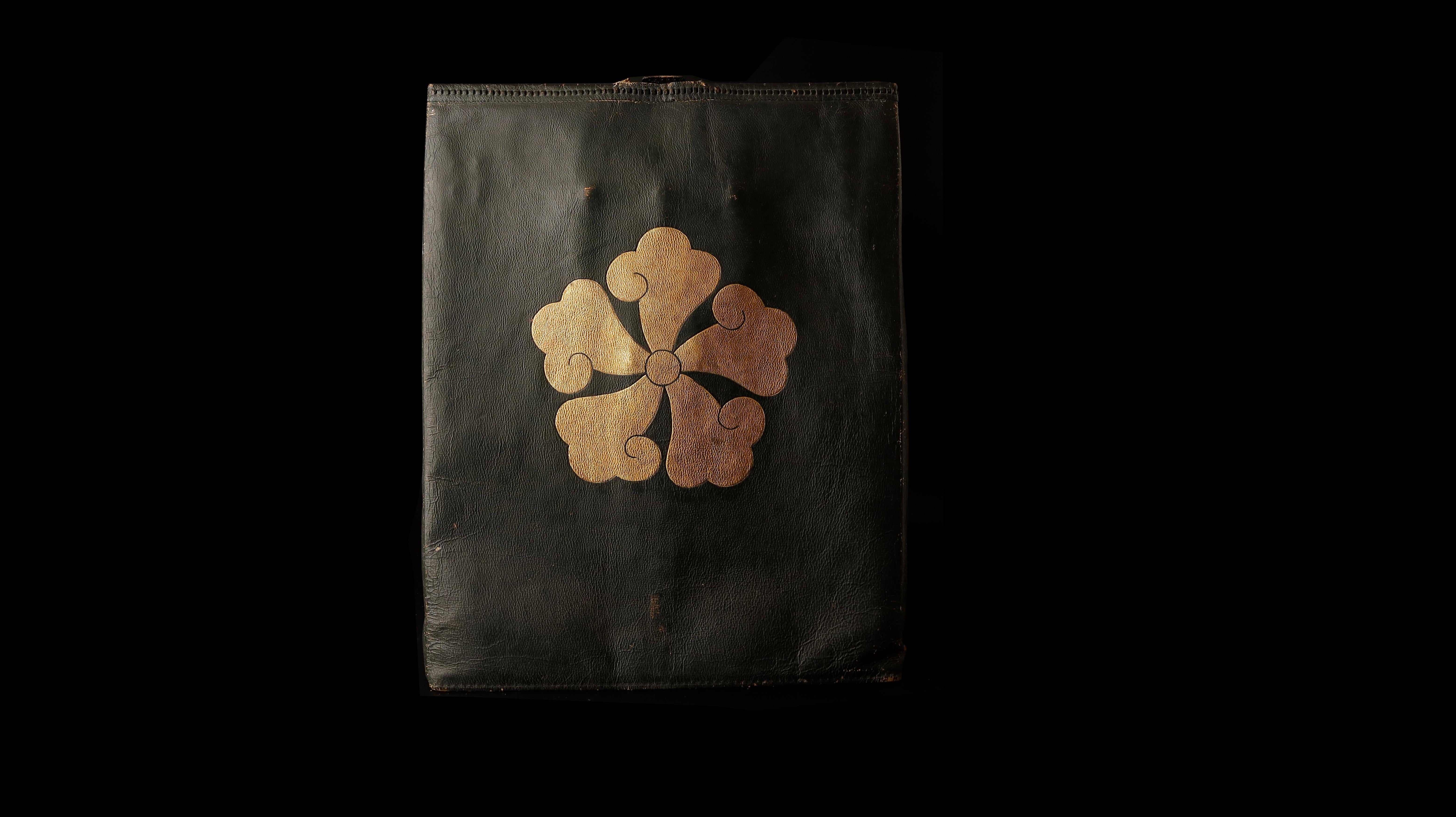 Edo Period Samurai Armor Storage Box with Leather Cover For Sale 13