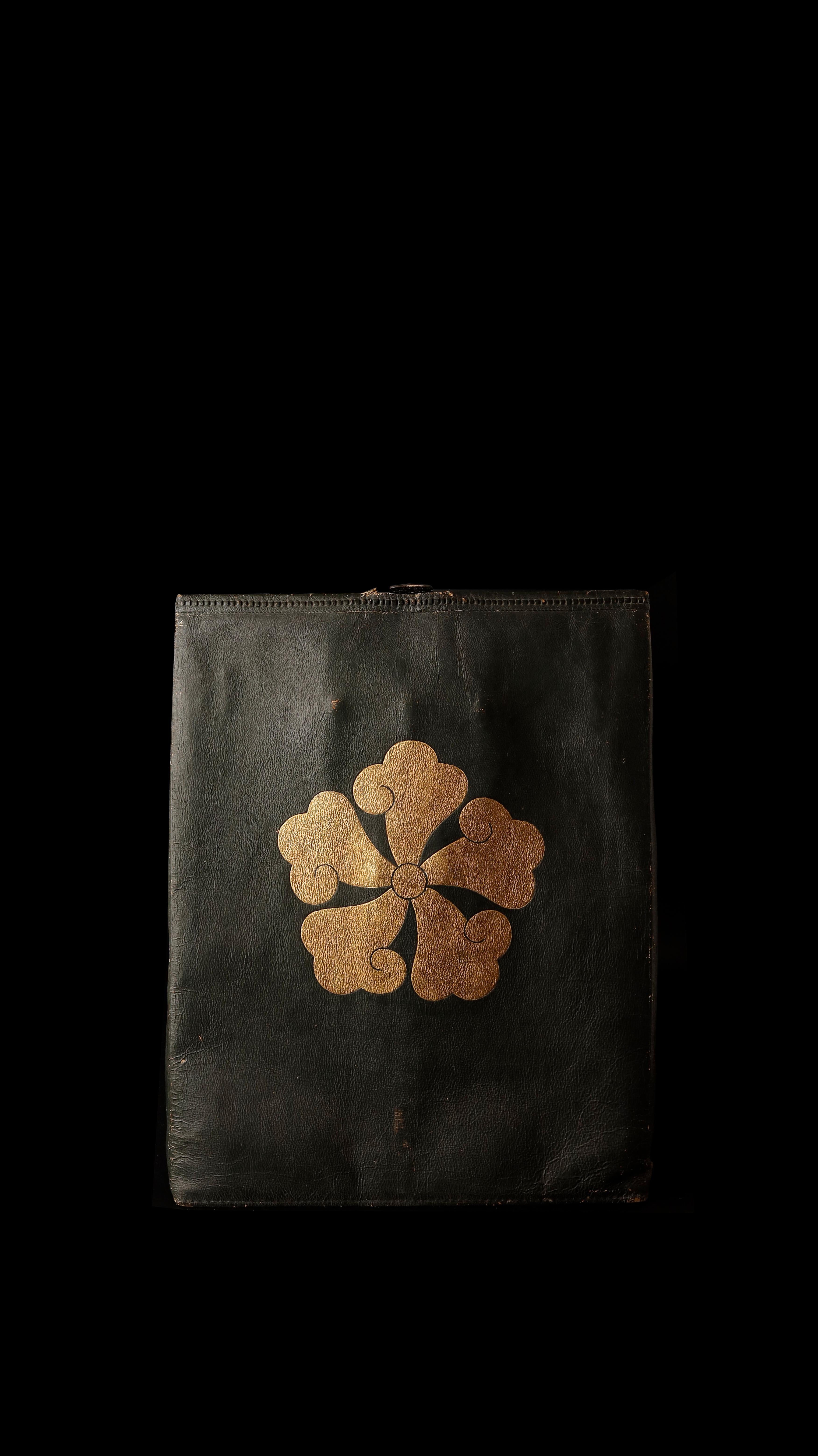 Edo Period Samurai Armor Storage Box with Leather Cover For Sale 15