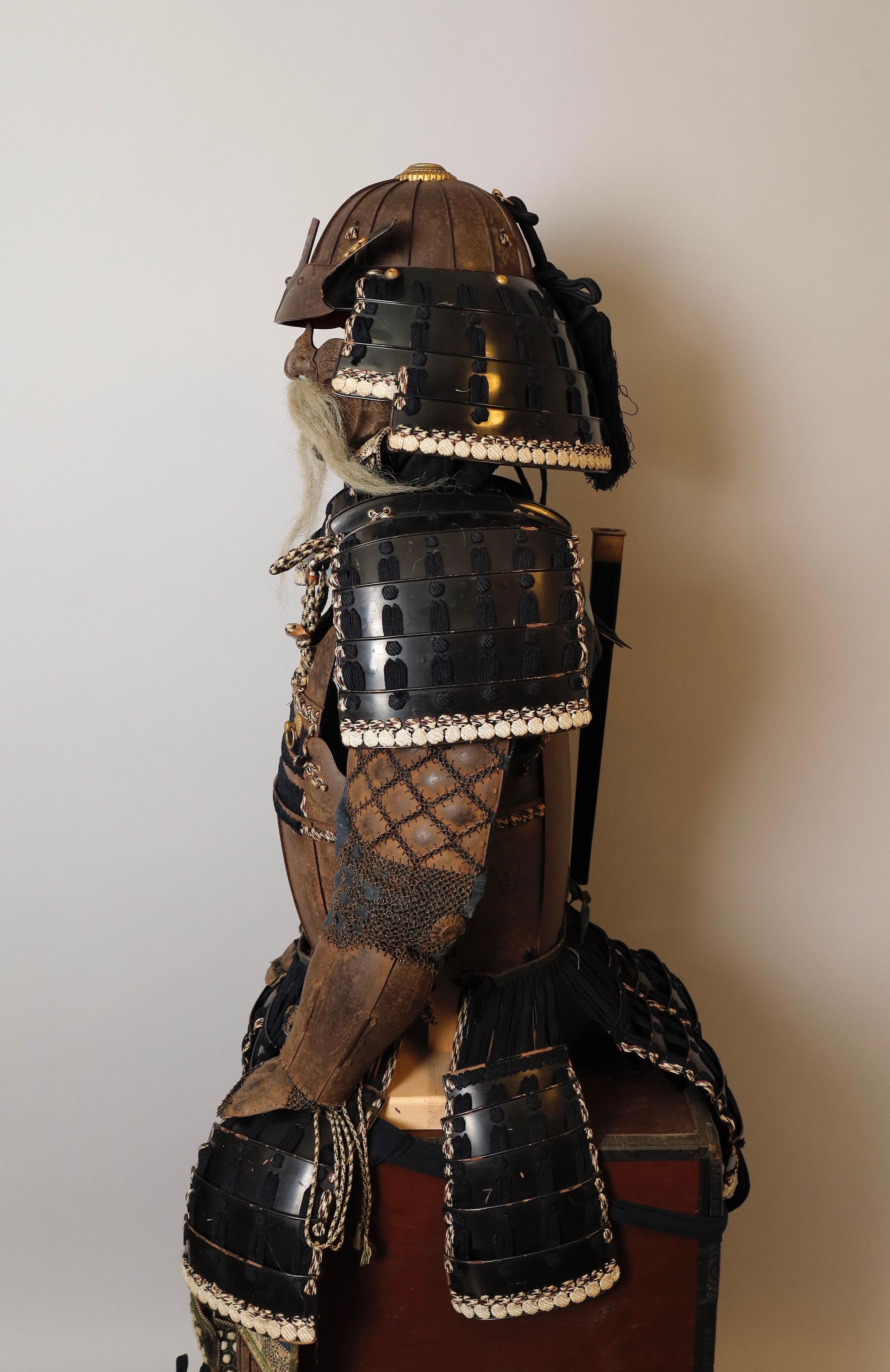 Edo period samurai full set of armor (yoroi) with unique original helmet For Sale 15