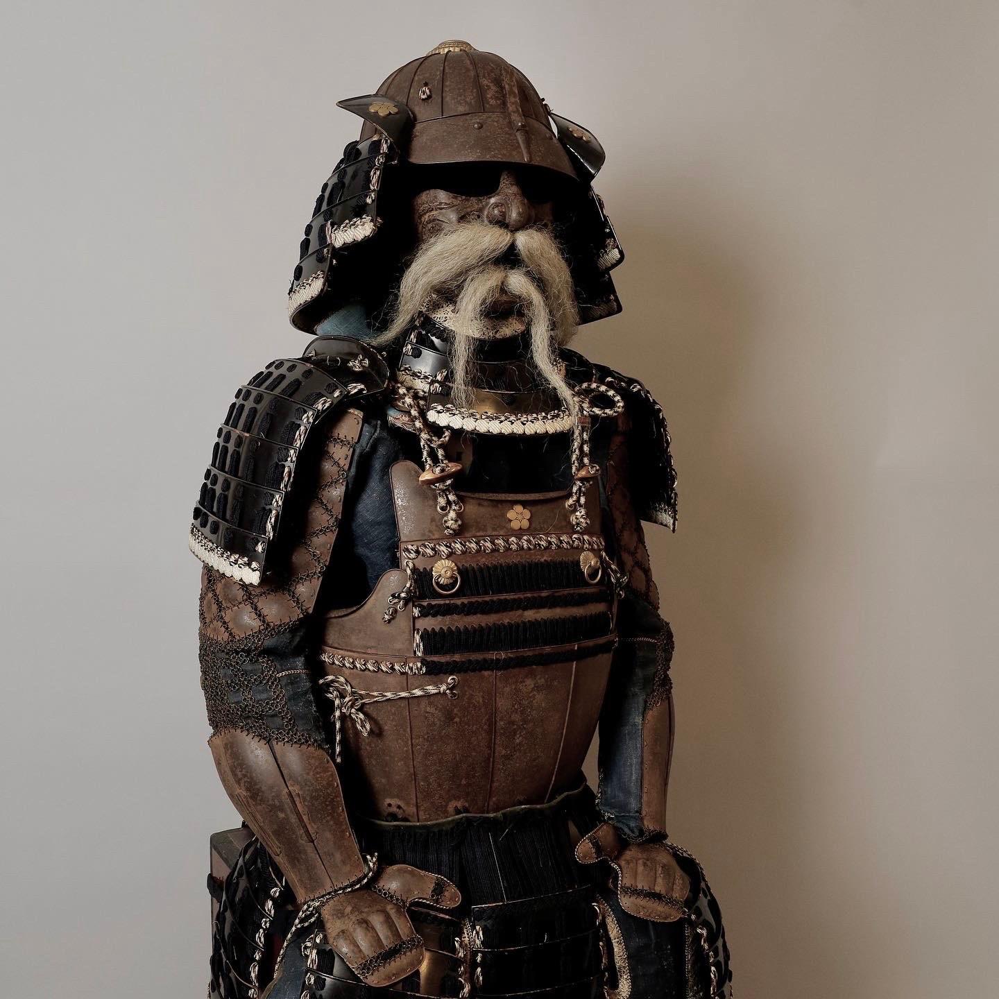Edo period samurai full set of armor (yoroi) with unique original helmet For Sale 30